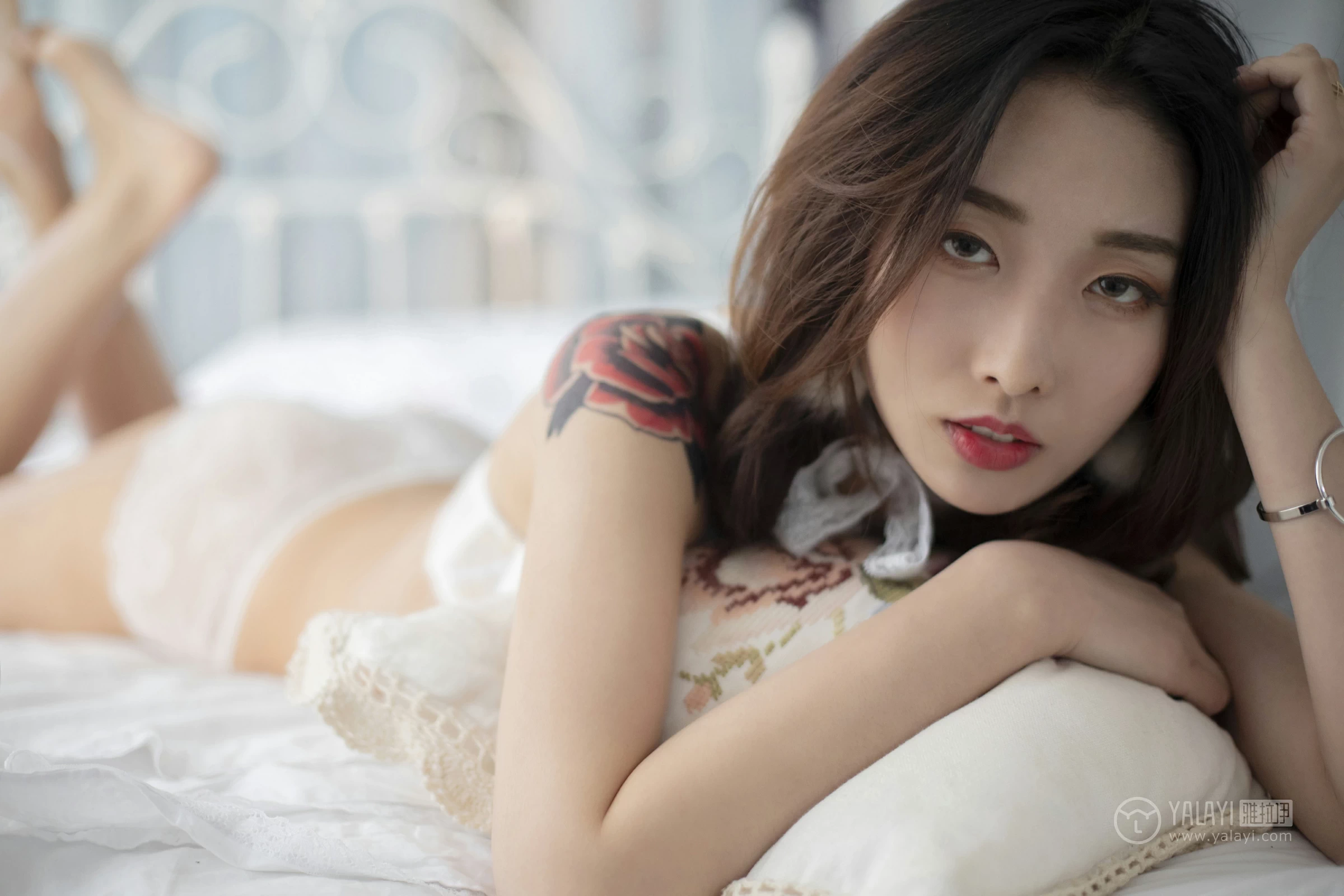 [YALAYI雅拉伊]No.188 蕾丝浅笑 佳佳 白色情趣透视纱裙加白色蕾丝内衣性感私房写真集第15张