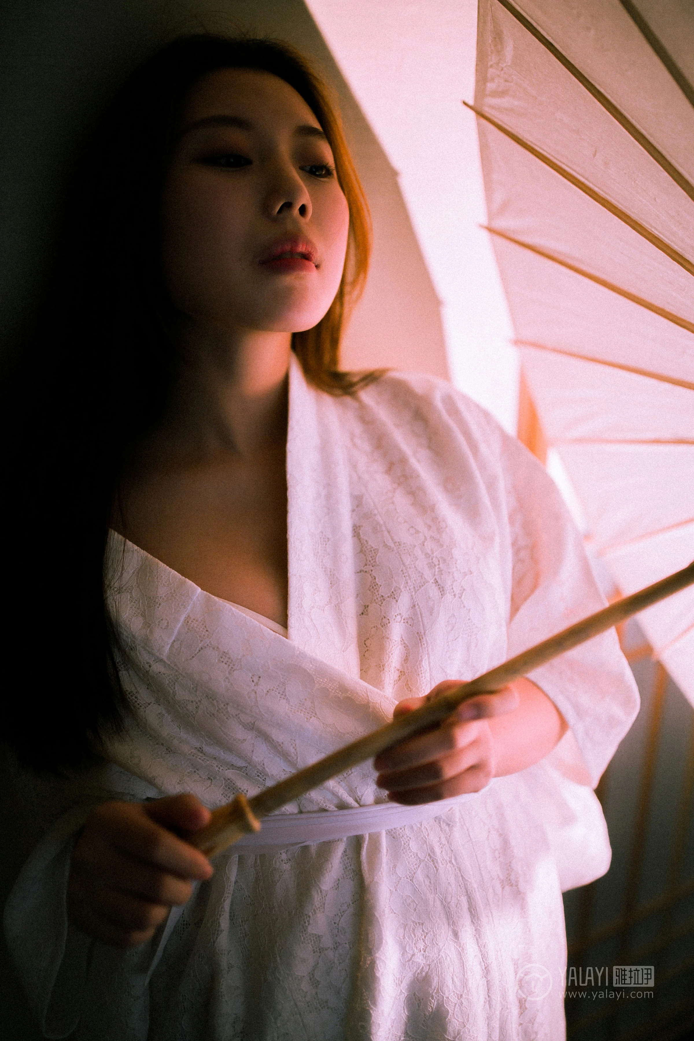 [YALAYI雅拉伊]No.202 夜光 圆圆 白色透视蕾丝镂空睡衣性感私房写真集第6张