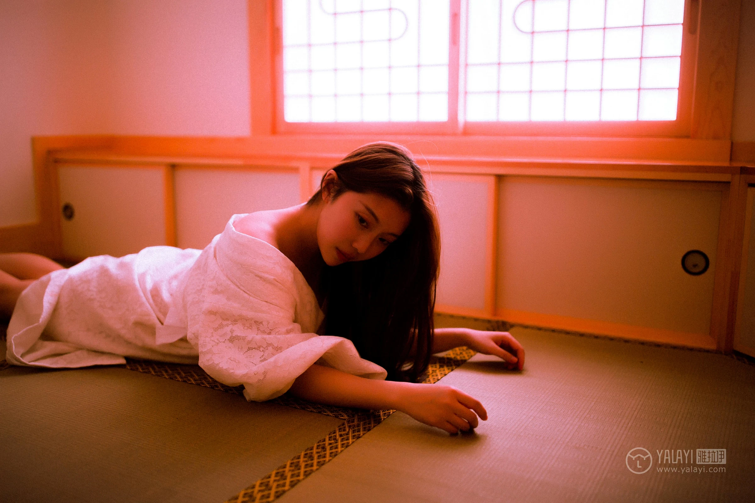 [YALAYI雅拉伊]No.202 夜光 圆圆 白色透视蕾丝镂空睡衣性感私房写真集第18张
