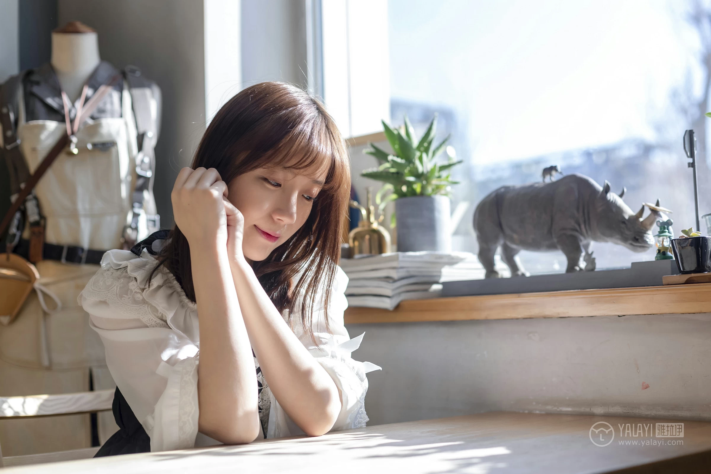 [YALAYI雅拉伊]No.219 半糖洛丽塔 刘开心 情趣公主制服连衣裙性感私房写真集第2张