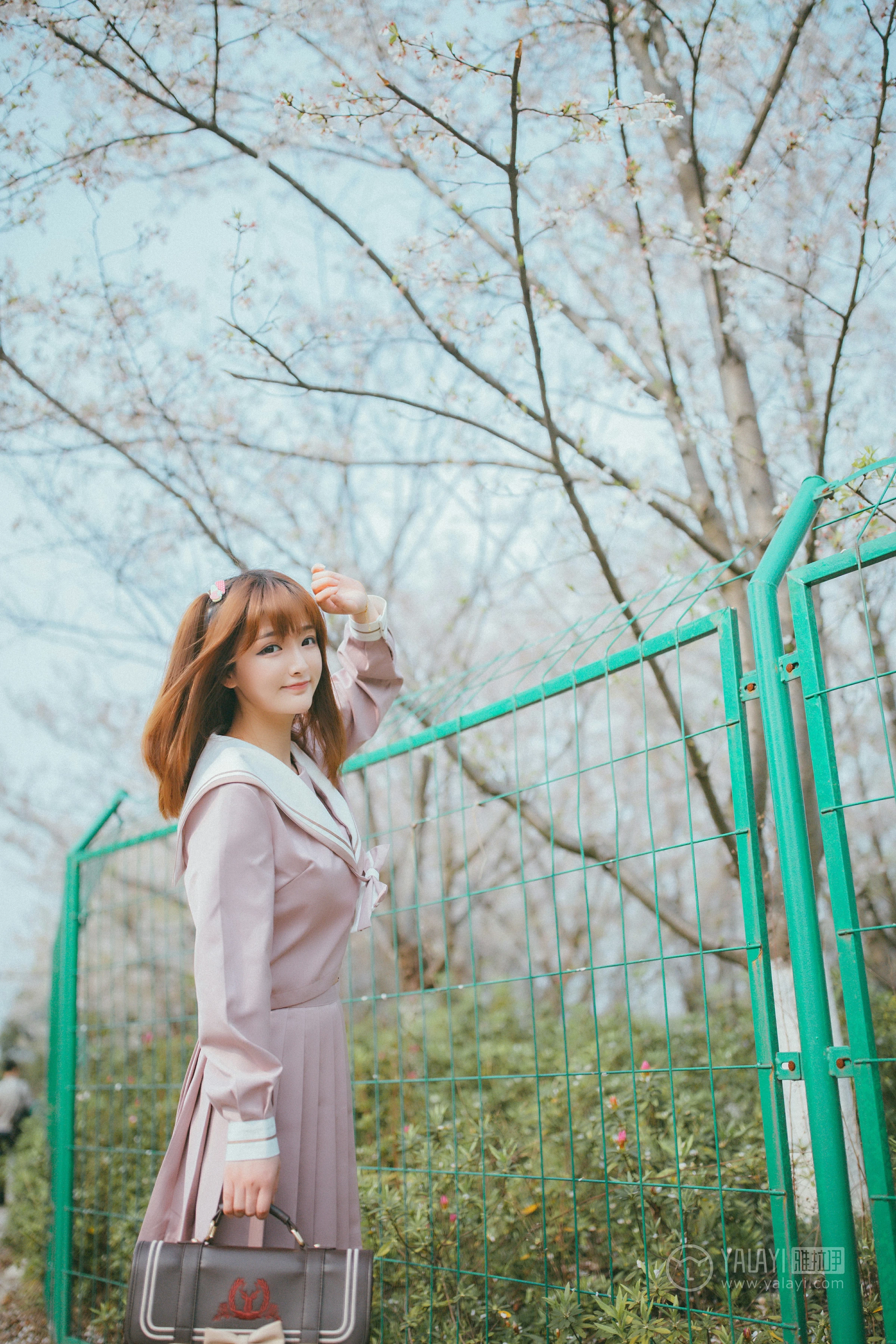 [YALAYI雅拉伊]No.246 樱花樱花想见你 团团 日本高中女生制服加肉色丝袜美腿性感私房写真集第6张