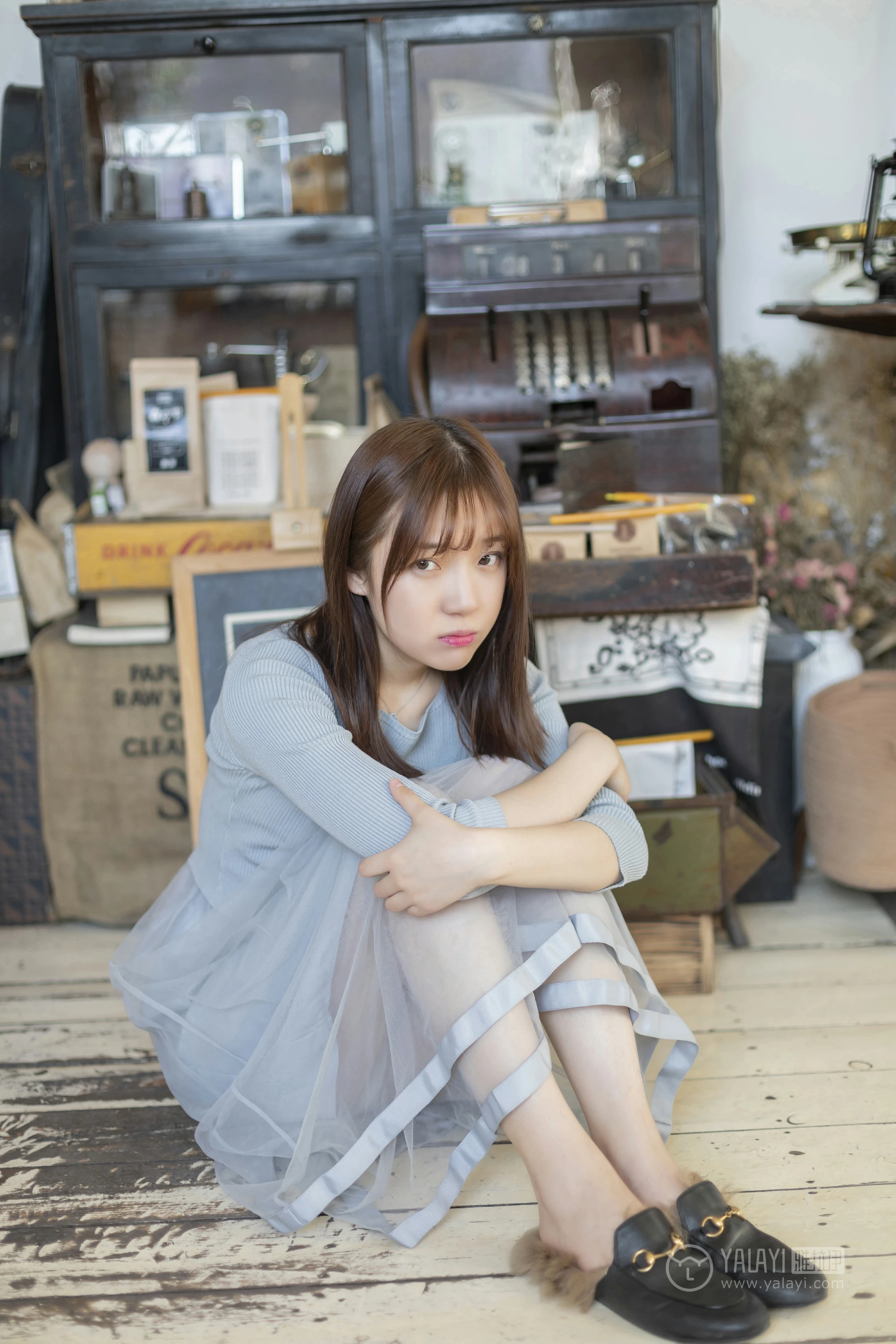 [YALAYI雅拉伊]No.249 看着你玩 刘开心 蓝色上衣加短裙清纯可爱私房写真集第5张