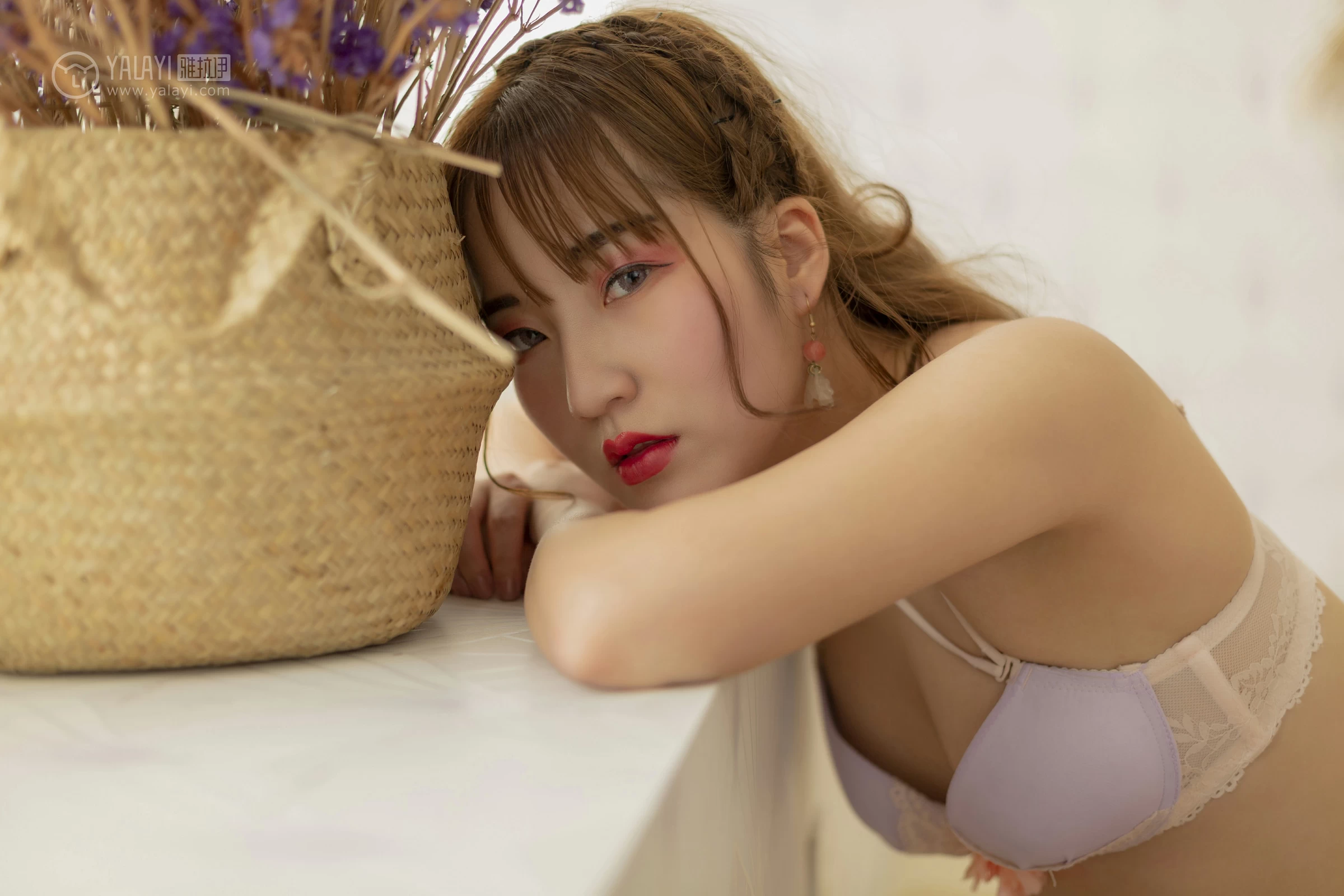 [YALAYI雅拉伊]No.261 自画像 顾盼兮 紫色蕾丝内衣性感私房写真集第9张
