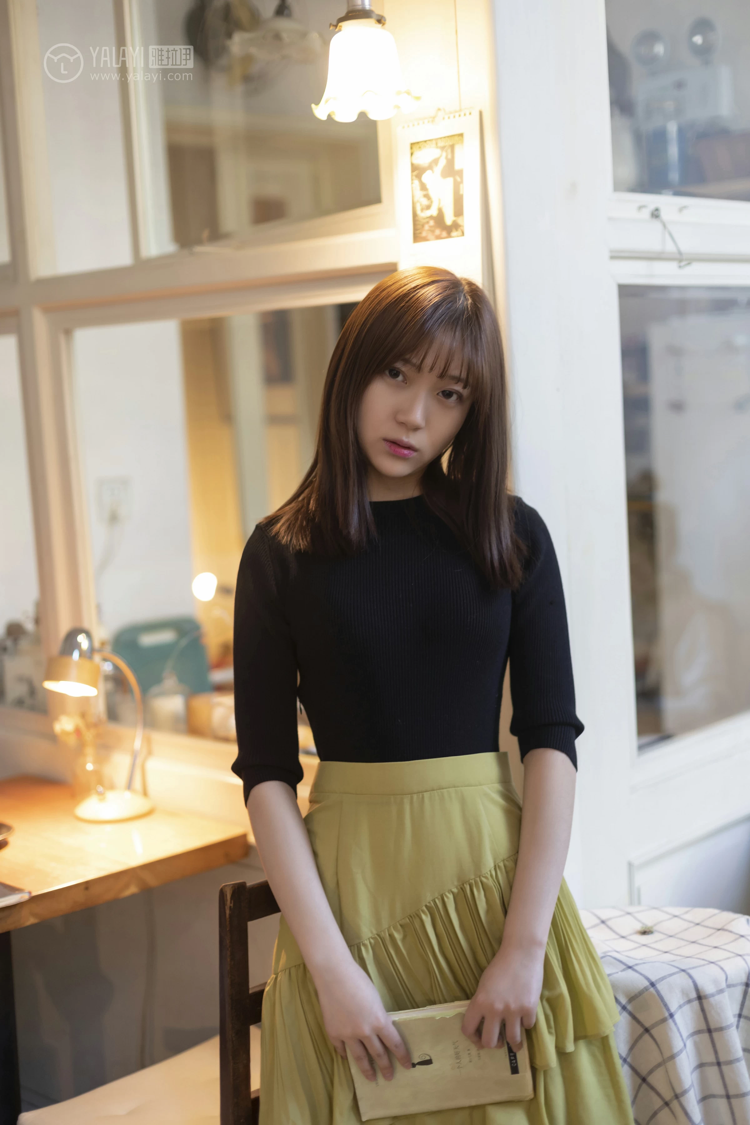 [YALAYI雅拉伊]No.265 旧情 刘开心 黑色紧身上衣加橙色短裙性感私房写真集第10张