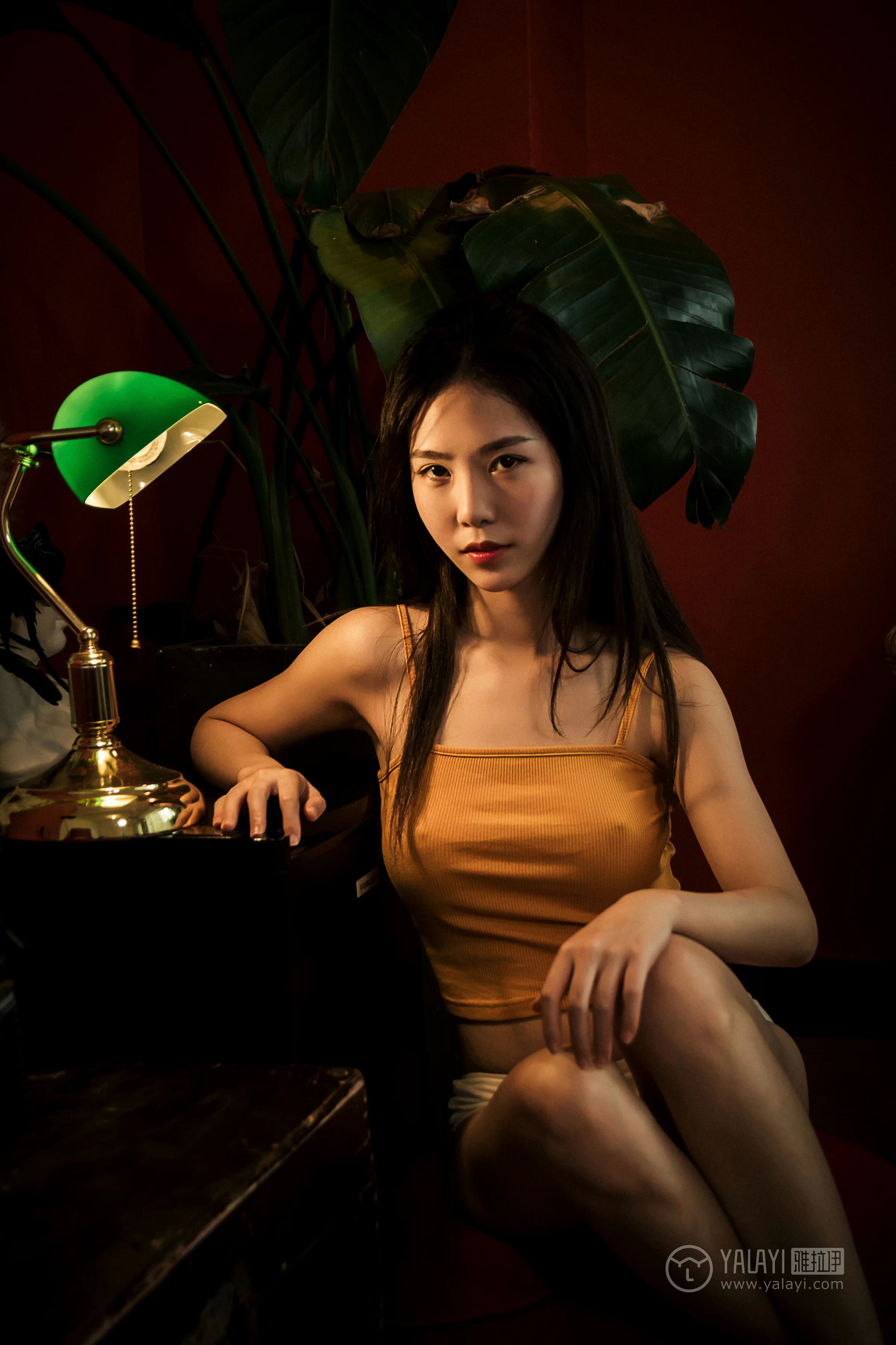 [YALAYI雅拉伊]No.267 鸢 阿瞬 橙色性感小背心加白色内裤私房写真集第5张