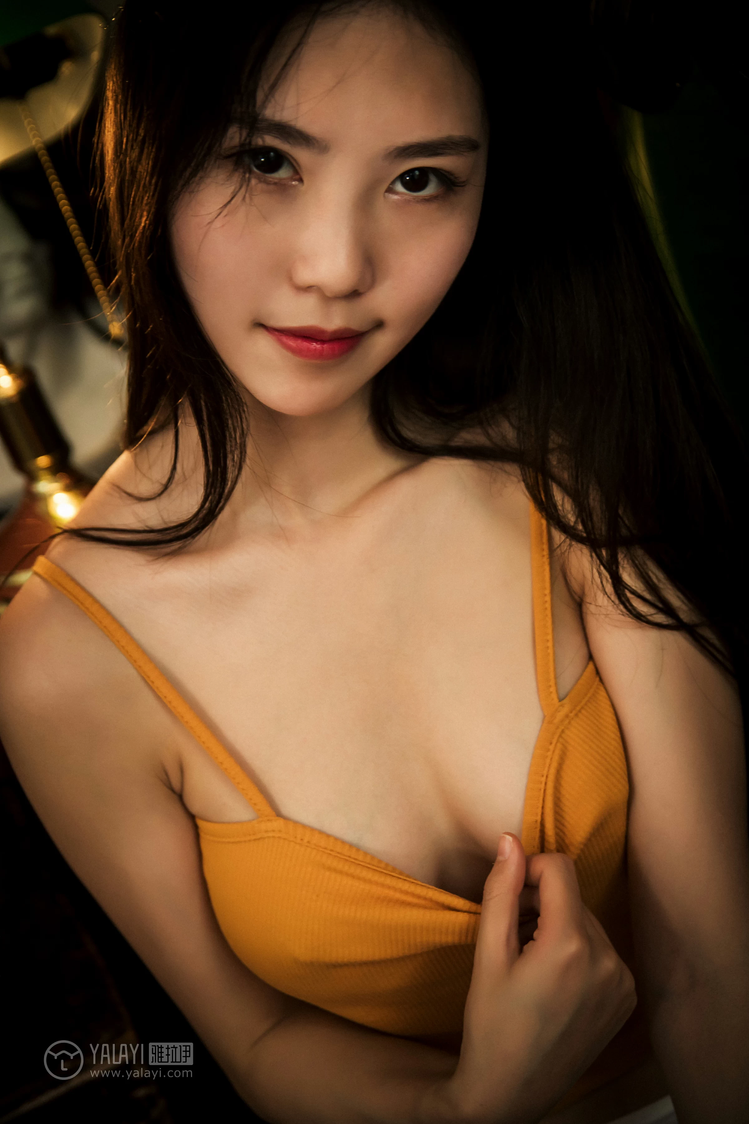 [YALAYI雅拉伊]No.267 鸢 阿瞬 橙色性感小背心加白色内裤私房写真集第8张