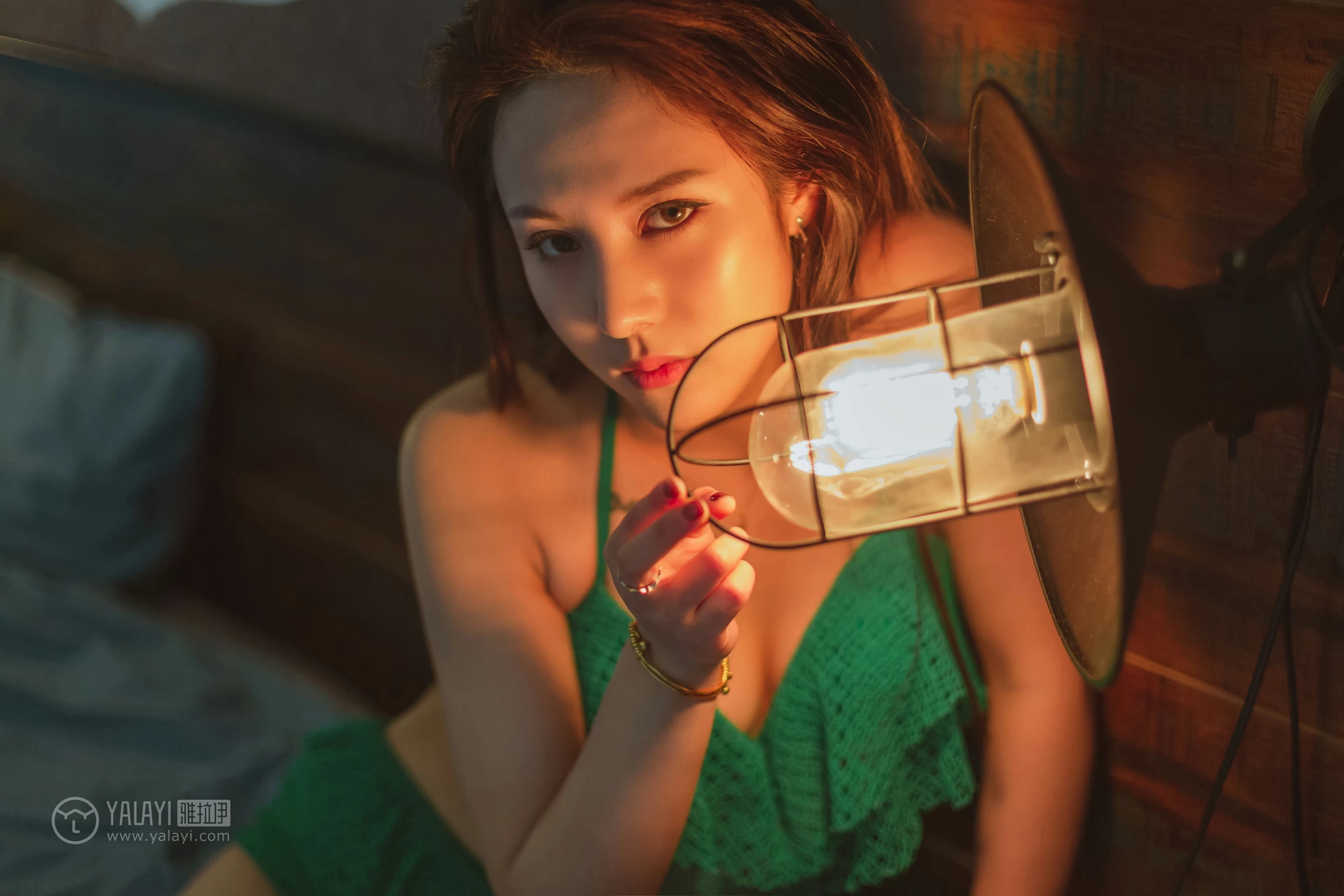 [YALAYI雅拉伊]No.276 80後 雅辛 青色镂空内衣加短裙性感私房写真集第14张