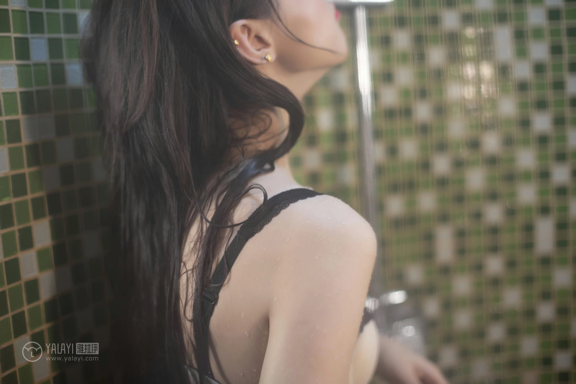[YALAYI雅拉伊]No.272 妃子笑 心怡 粉色内衣湿身诱惑性感私房写真集第2张