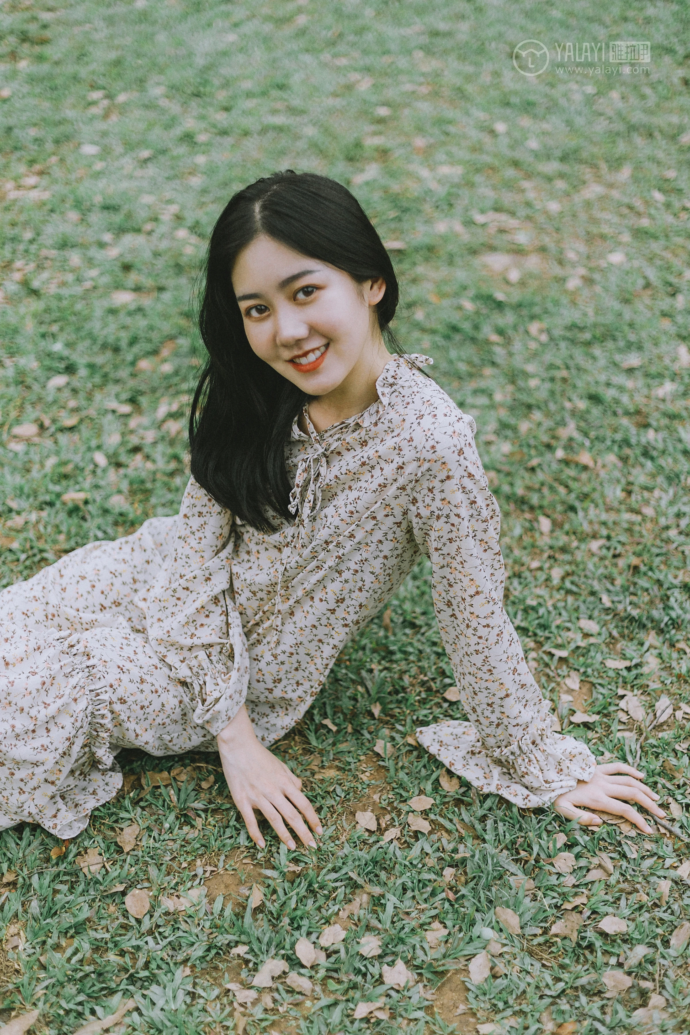 [YALAYI雅拉伊] No.274 芳华 喜儿 蓝色卫衣与白色透视短裙性感私房写真集第2张
