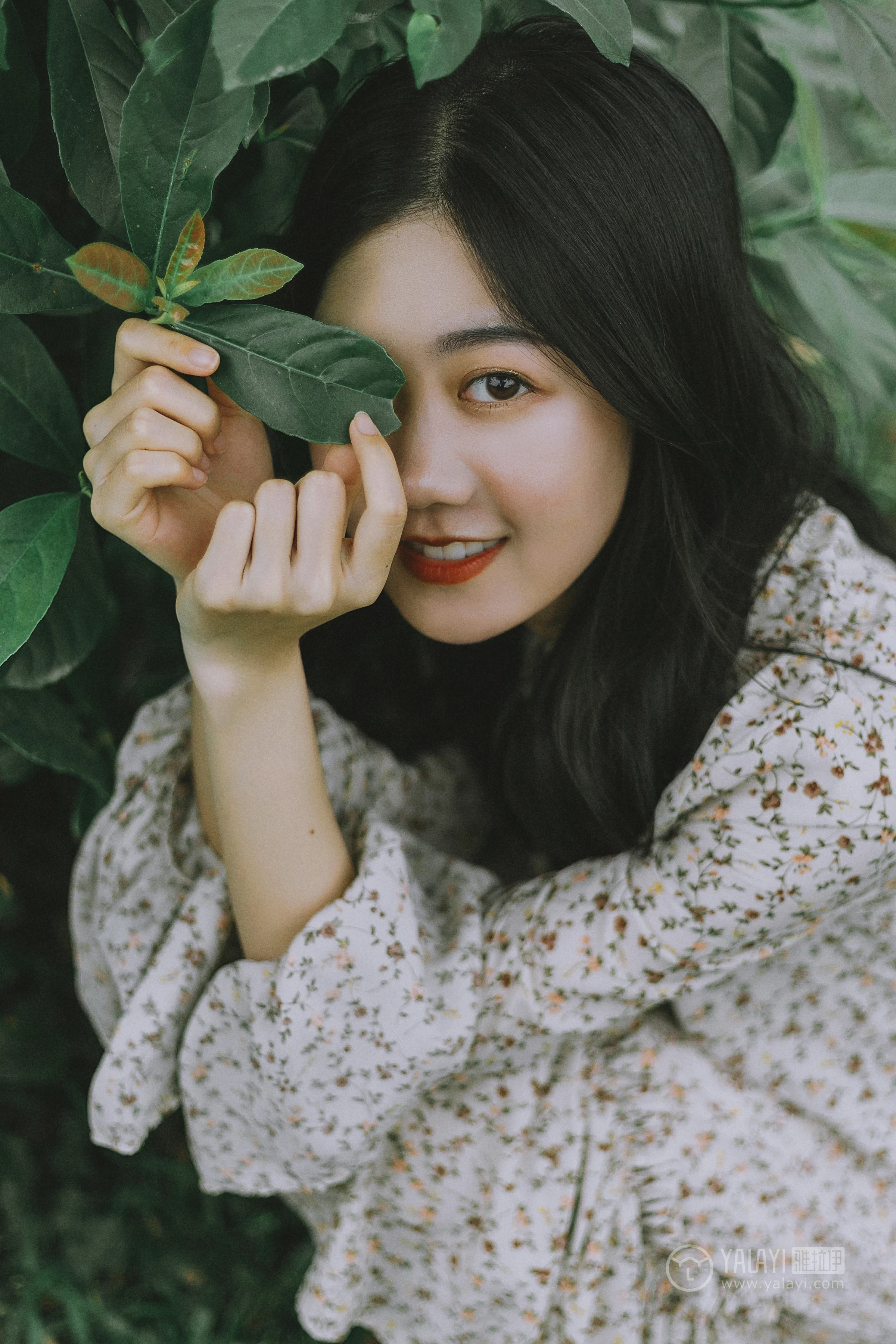 [YALAYI雅拉伊] No.274 芳华 喜儿 蓝色卫衣与白色透视短裙性感私房写真集第3张