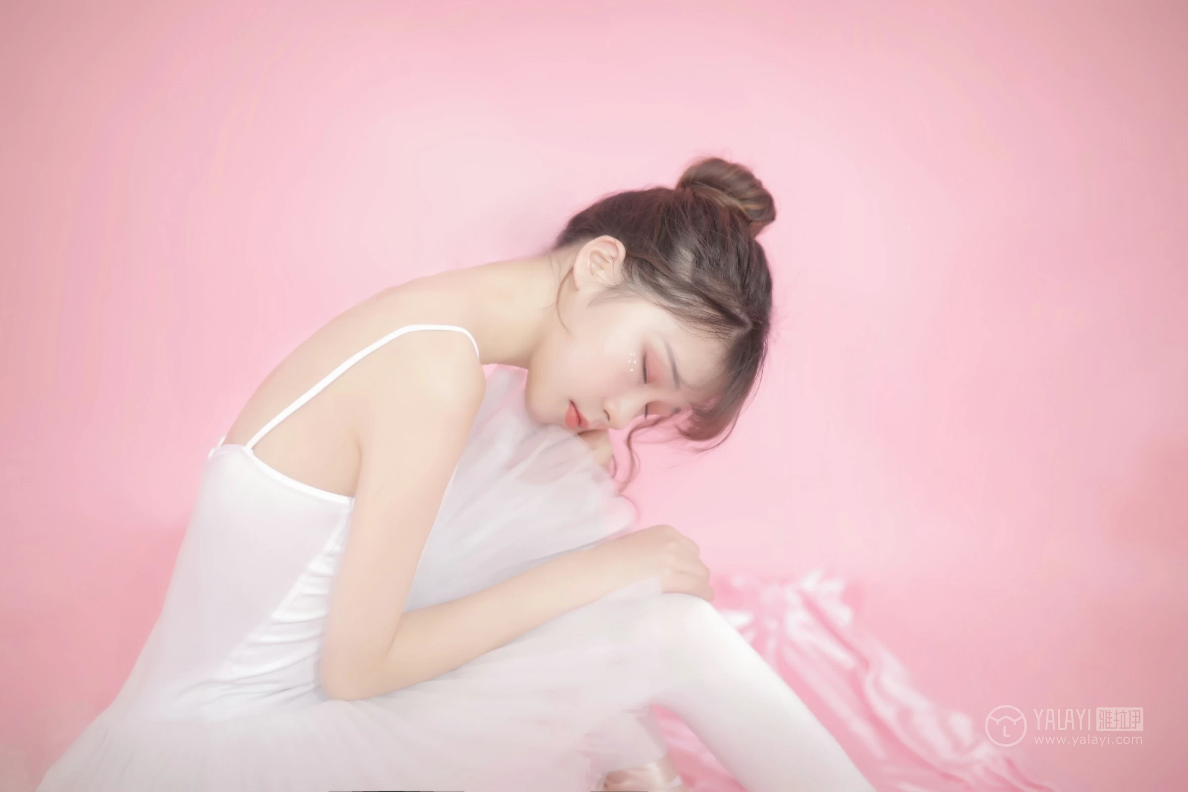 [YALAYI雅拉伊]No.303 花仙 花儿 白色镂空连衣裙与白色芭蕾舞裙性感私房写真集第7张