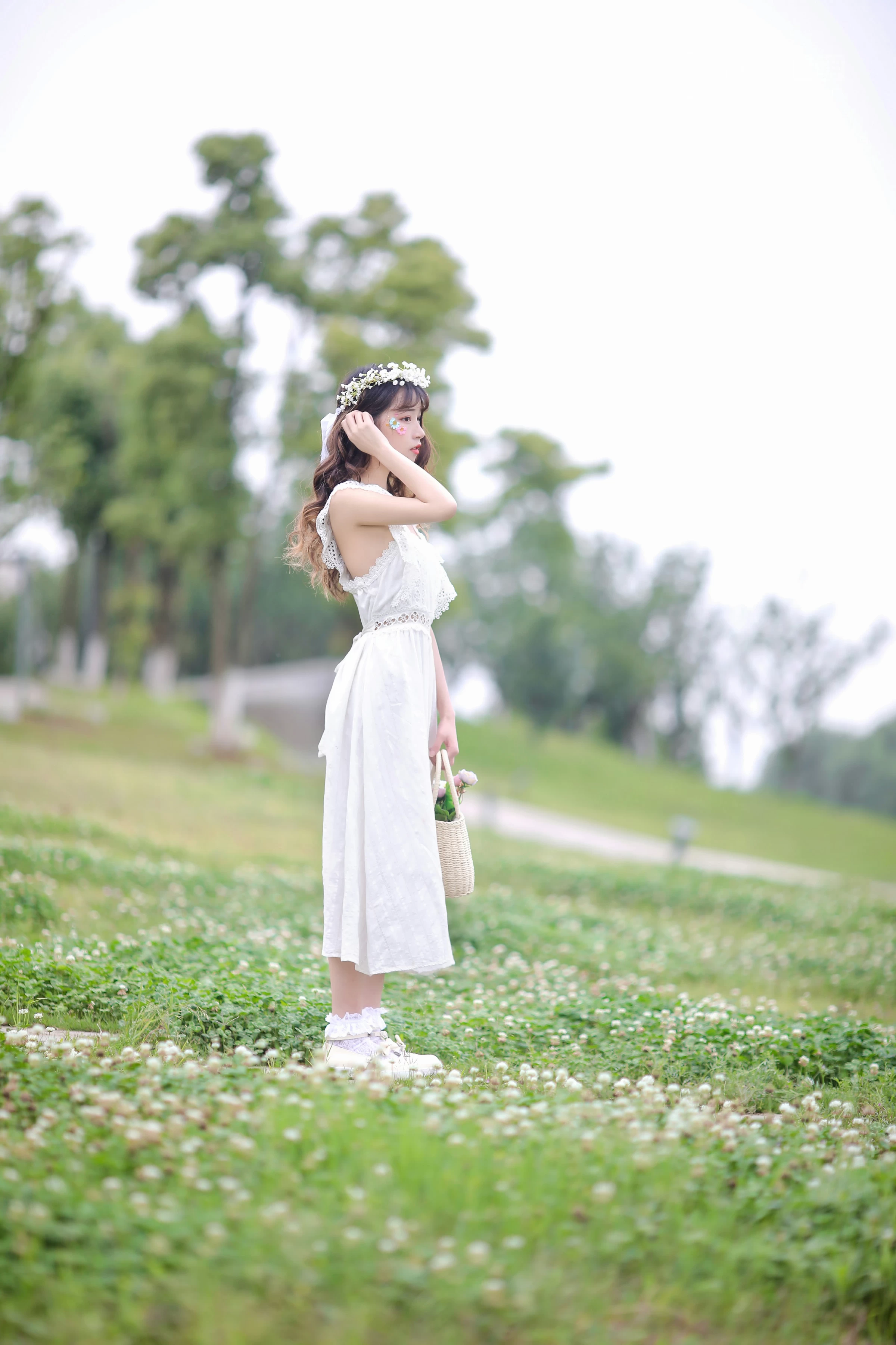 [YALAYI雅拉伊]No.303 花仙 花儿 白色镂空连衣裙与白色芭蕾舞裙性感私房写真集第11张