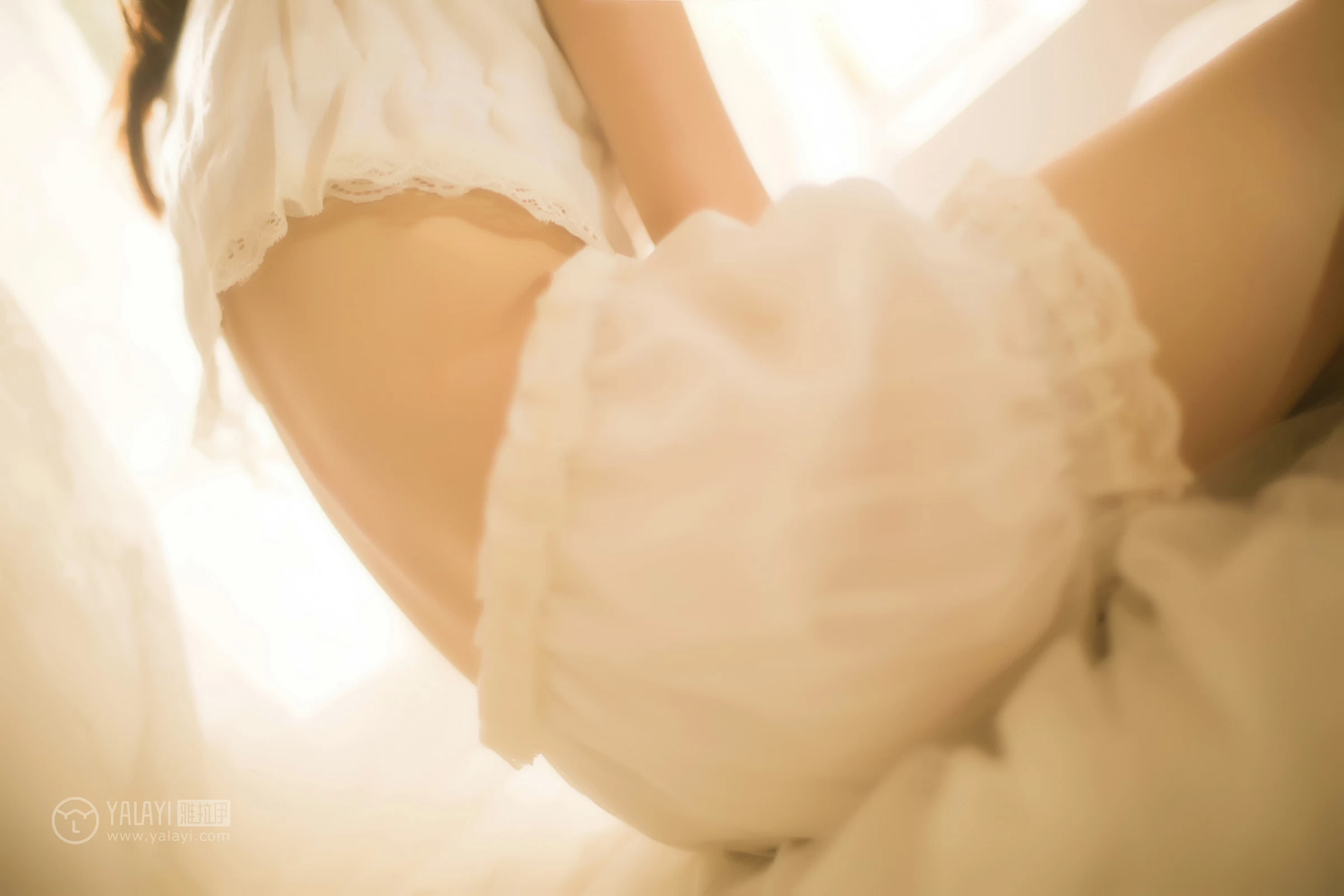 [YALAYI雅拉伊]No.315 夏日蜜语 圈圈 白色透视吊带内衣加短裤清纯靓丽私房写真集第9张