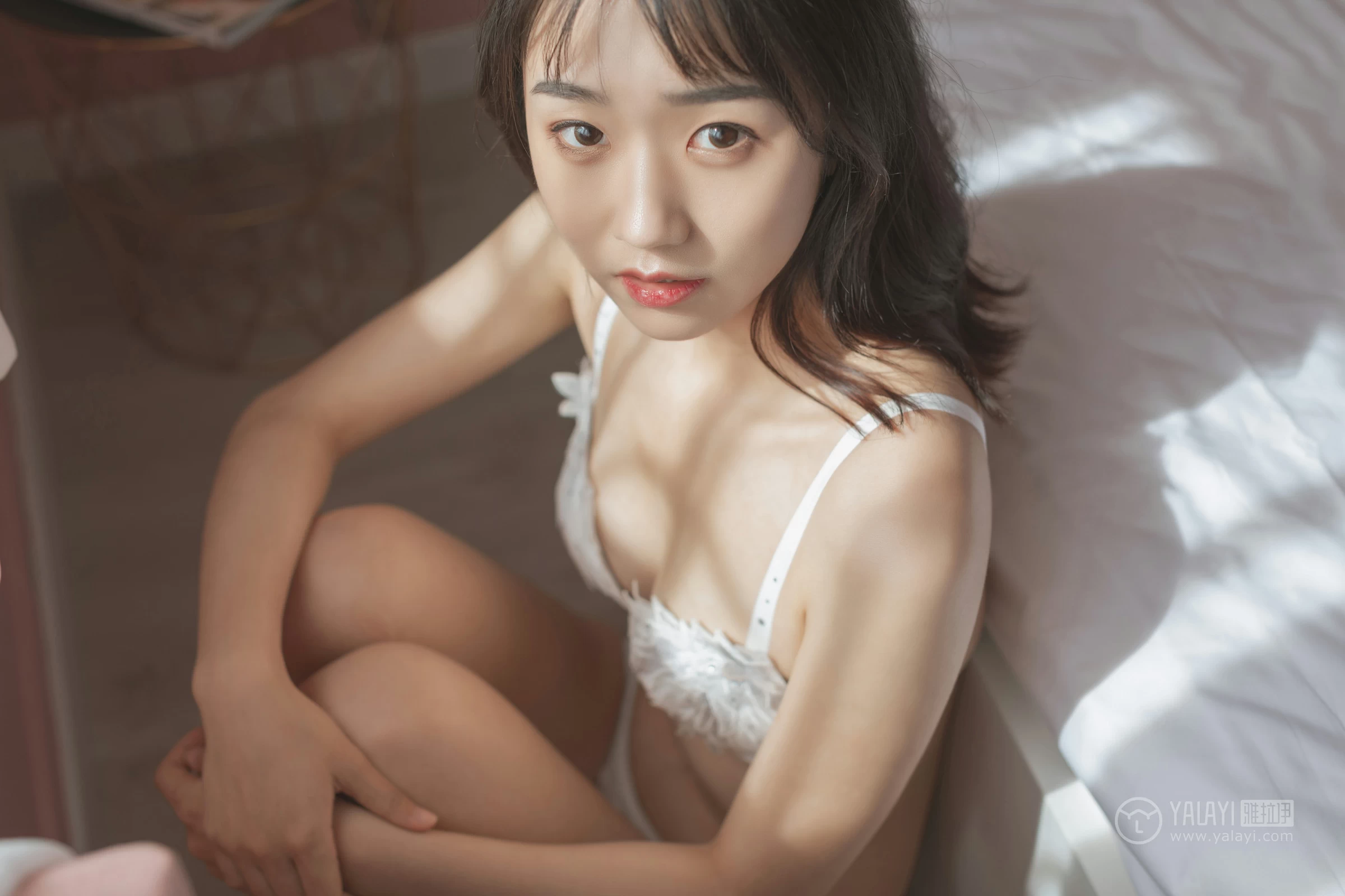 [YALAYI雅拉伊]No.326 和你 念念 白色情趣蕾丝内衣性感私房写真集第18张