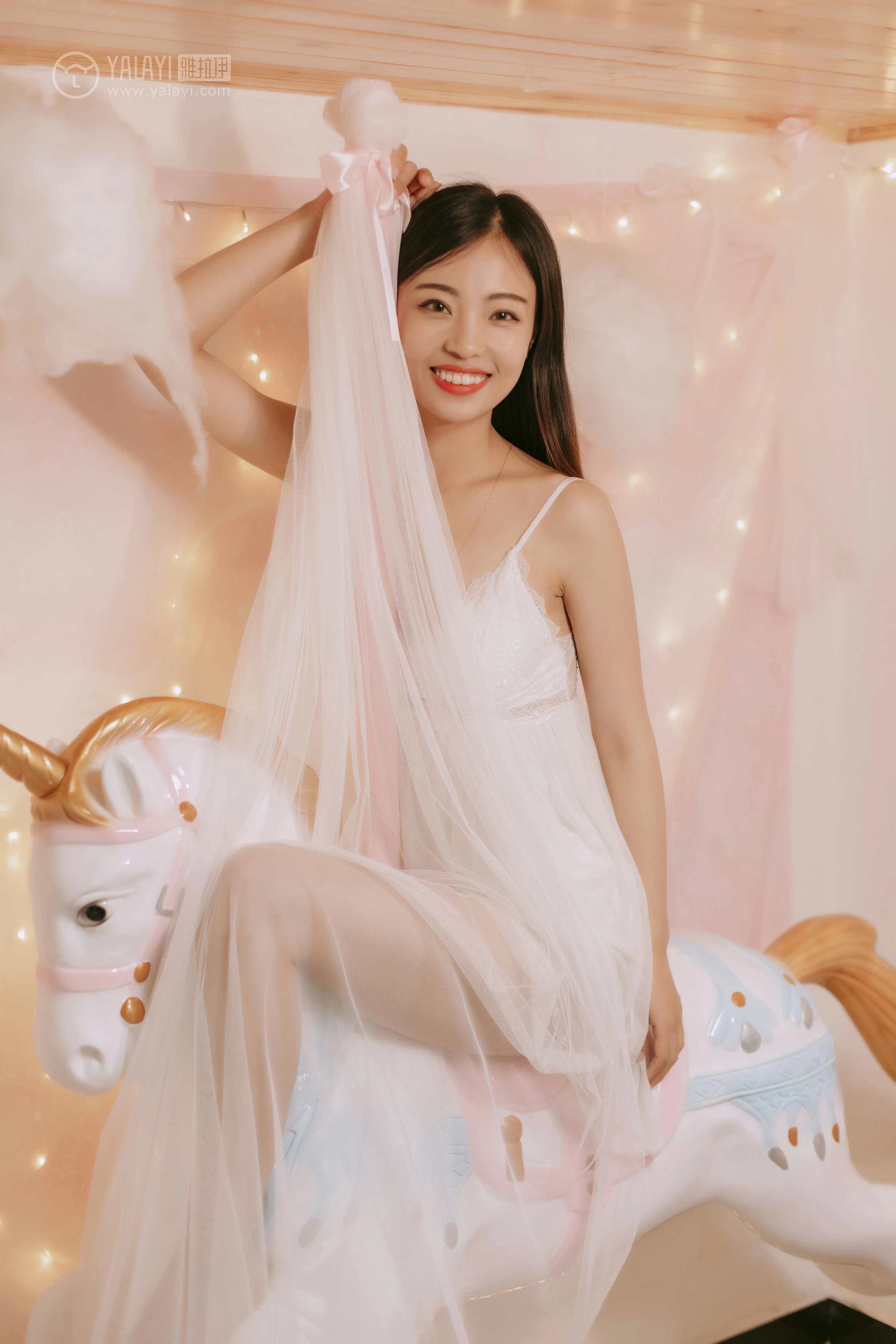 [YALAYI雅拉伊]No.334 浪漫满屋 高若童 白色吊带透视睡衣裙性感私房写真集第6张