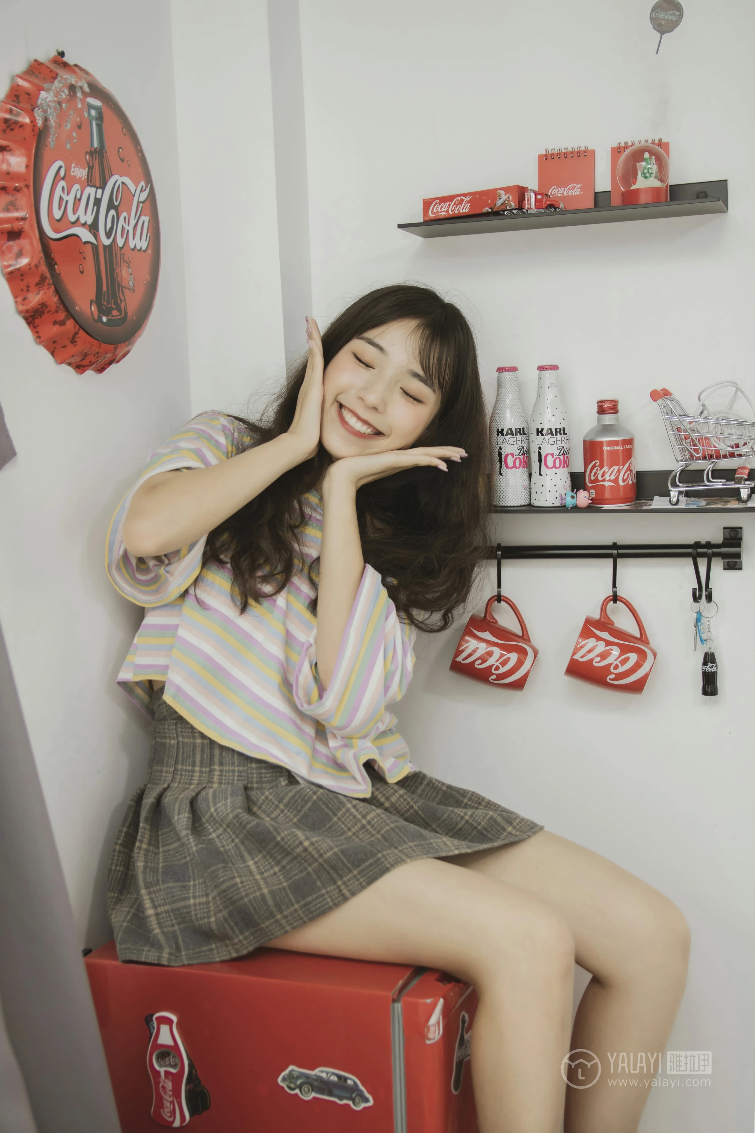 [YALAYI雅拉伊]No.340 氧气女孩 阿橙 条纹短袖加灰色短裙清纯可爱私房写真集第7张