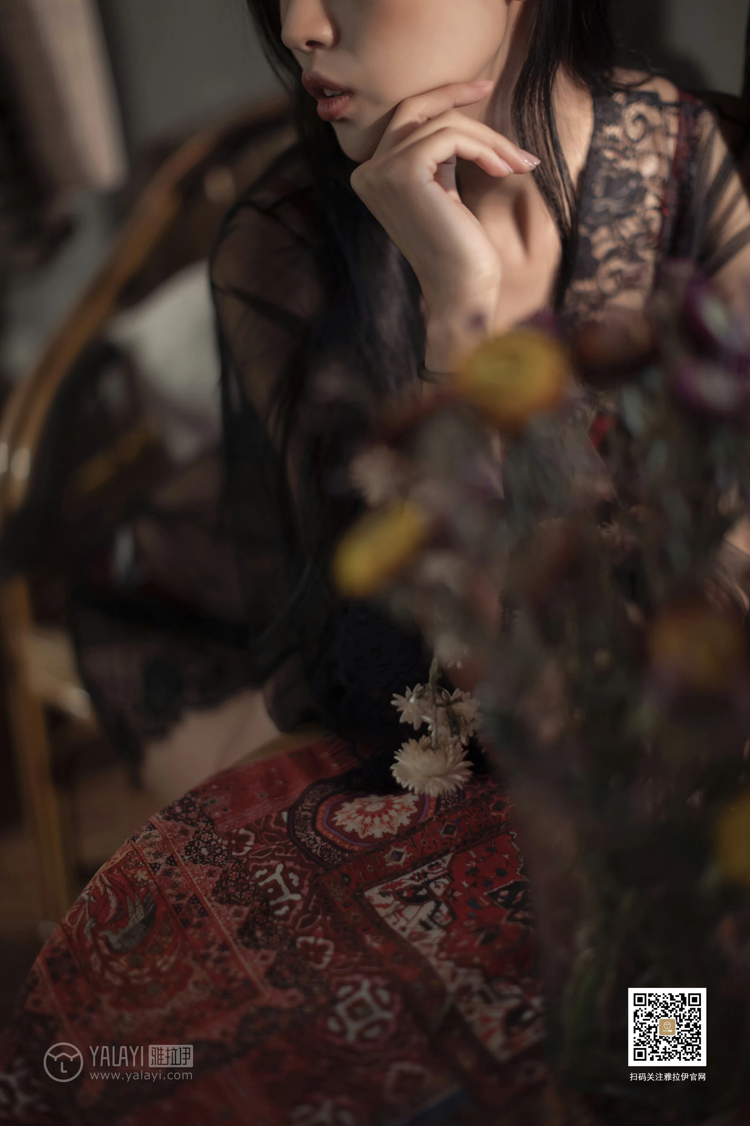 [YALAYI雅拉伊]No.368 梦醒时分 图雅 黑色透视情趣睡衣加红色蕾丝内衣性感私房写真集第10张