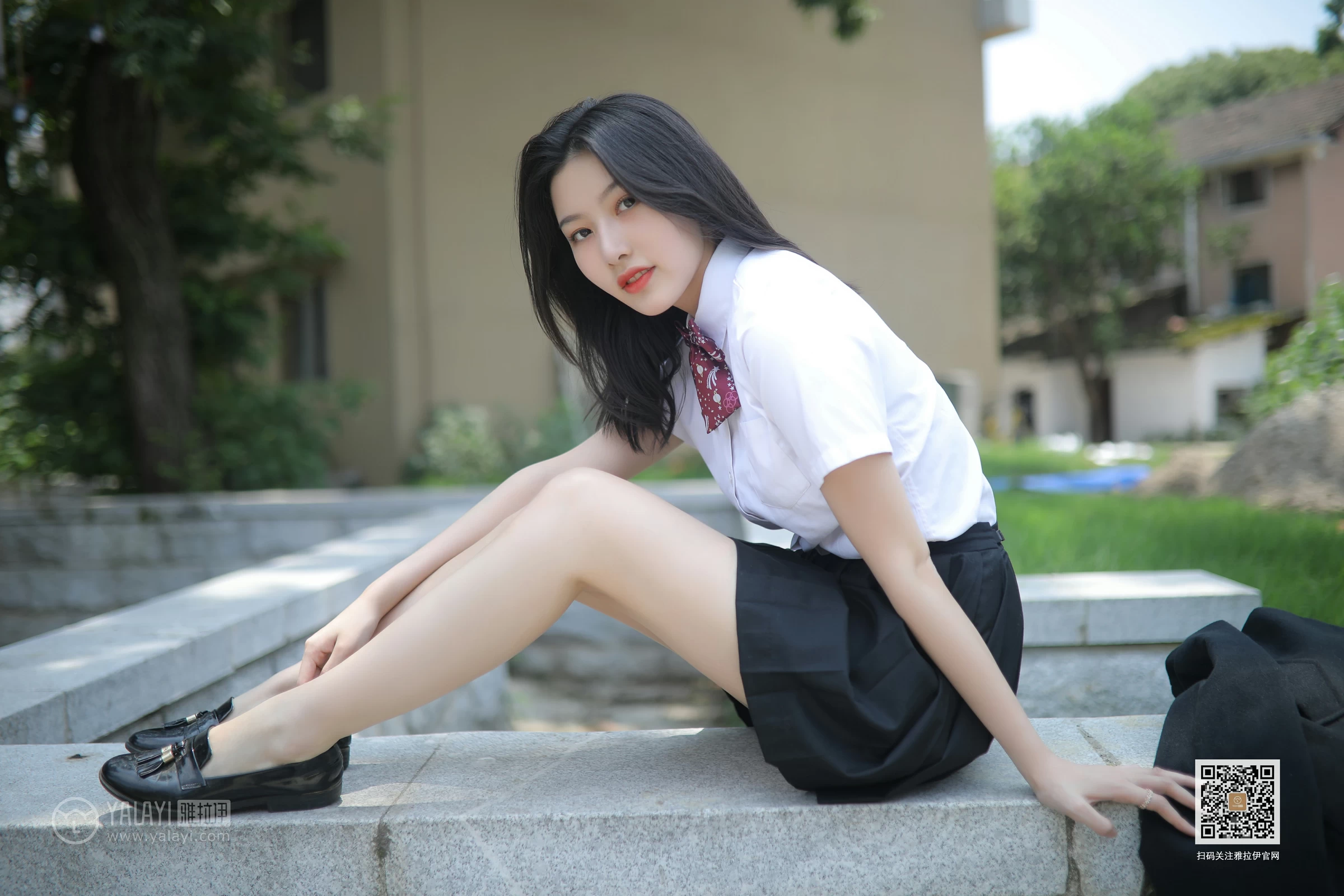 [YALAYI雅拉伊]No.387 毕业季 白璐 黑色高中女生制服与短裙加肉色丝袜美腿性感私房写真集第11张