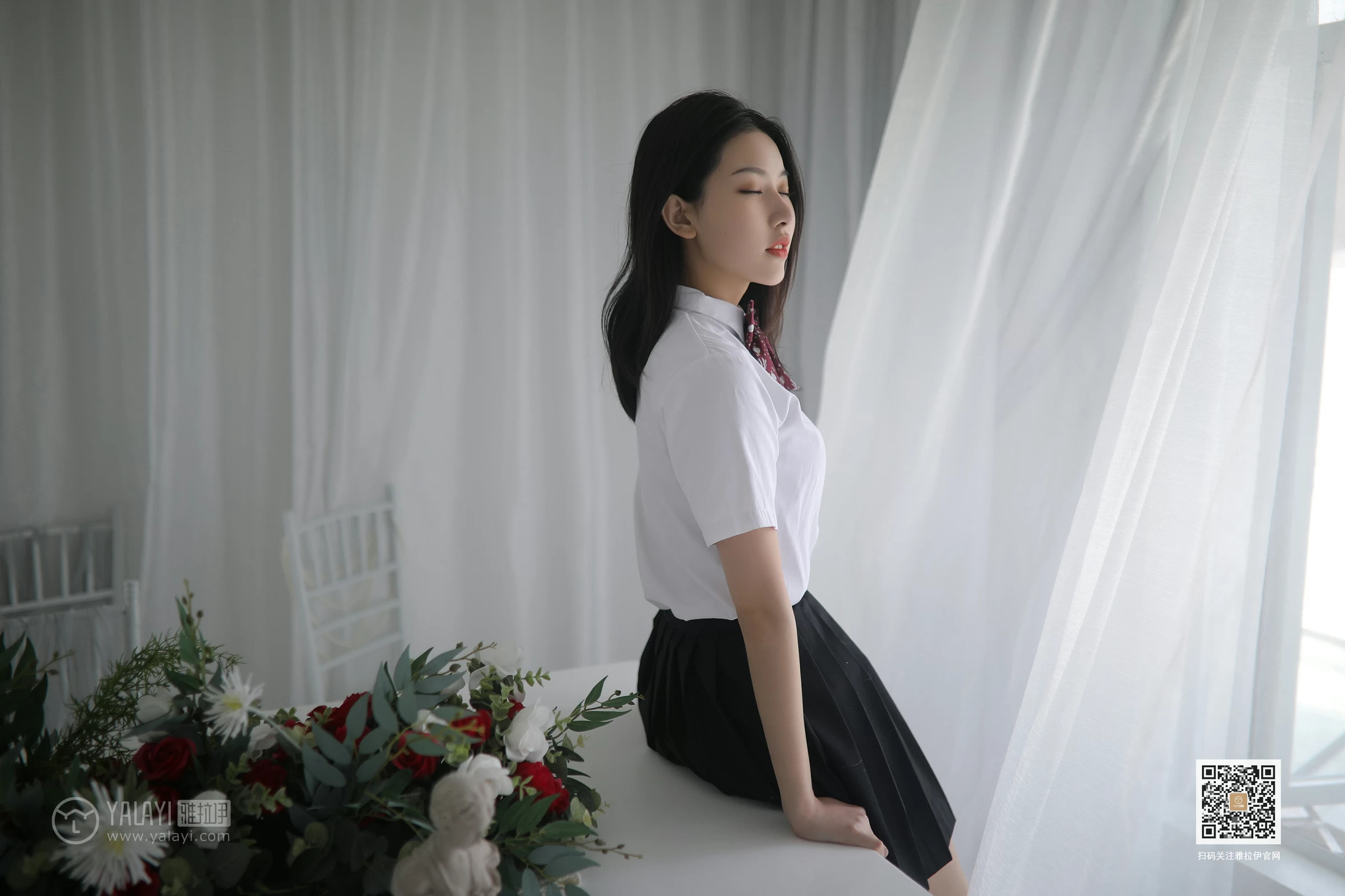 [YALAYI雅拉伊]No.387 毕业季 白璐 黑色高中女生制服与短裙加肉色丝袜美腿性感私房写真集第15张