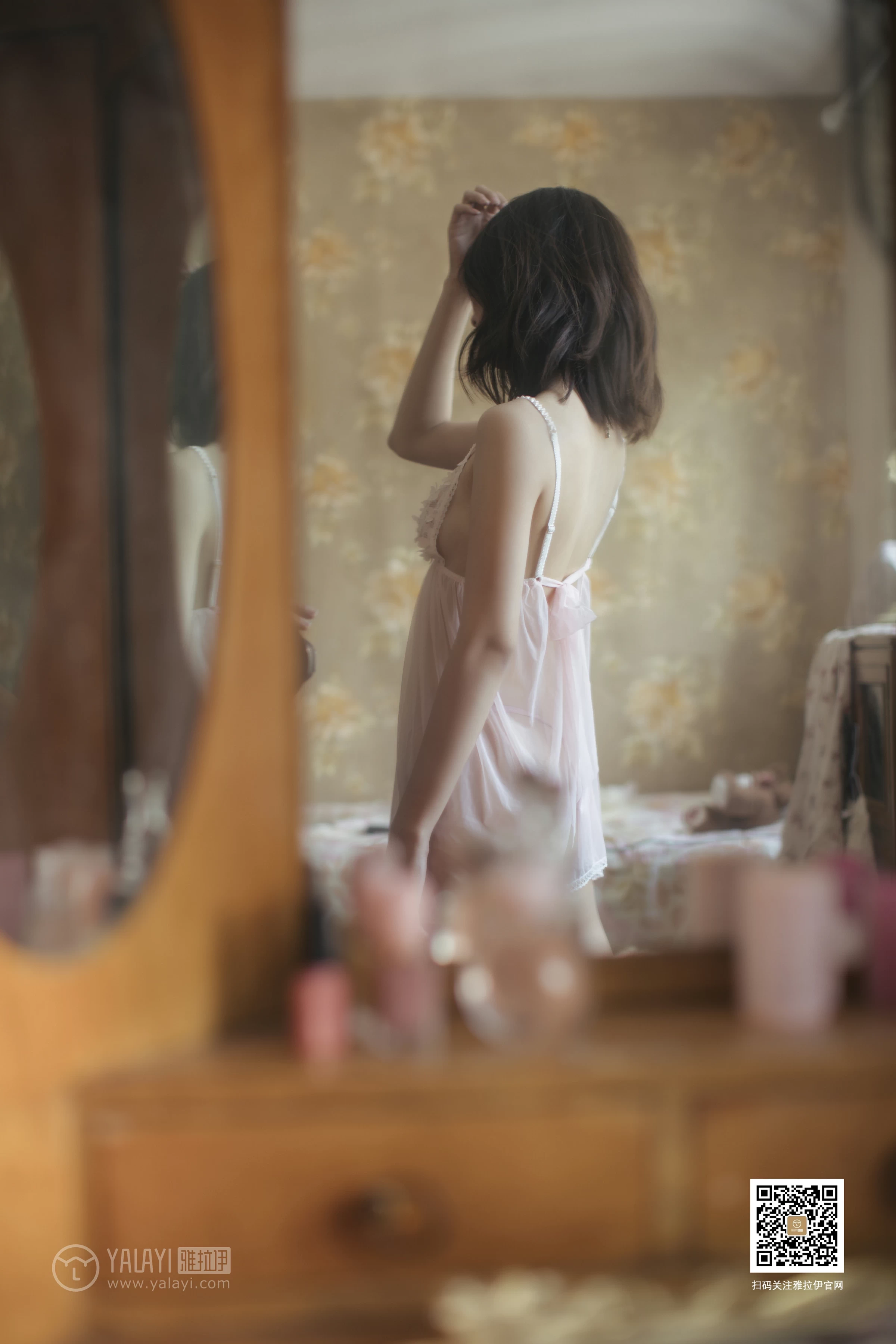 [YALAYI雅拉伊]No.388 闺房记乐 佳佳 粉色透视吊带睡衣裙性感私房写真集第8张