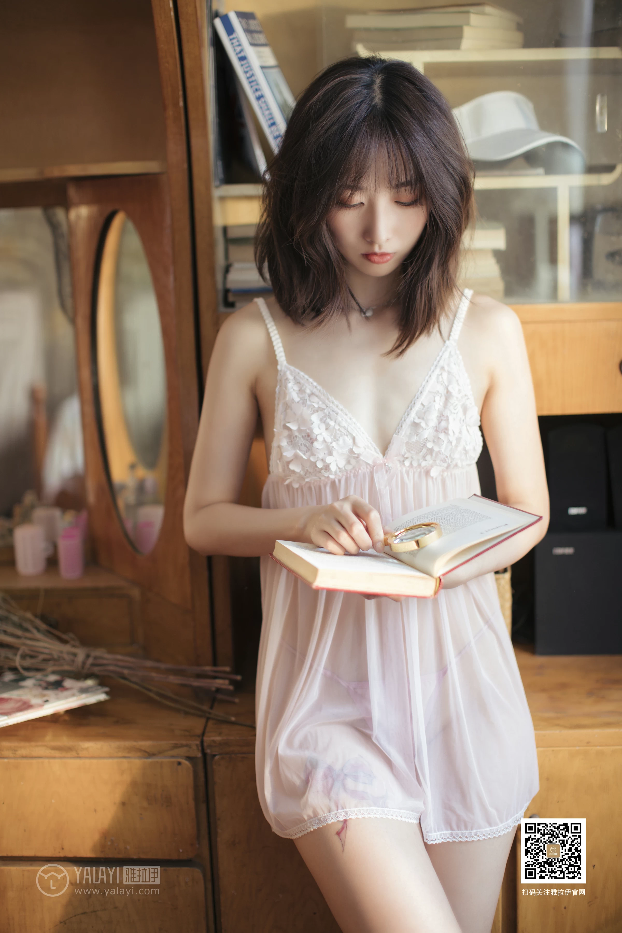 [YALAYI雅拉伊]No.388 闺房记乐 佳佳 粉色透视吊带睡衣裙性感私房写真集第11张