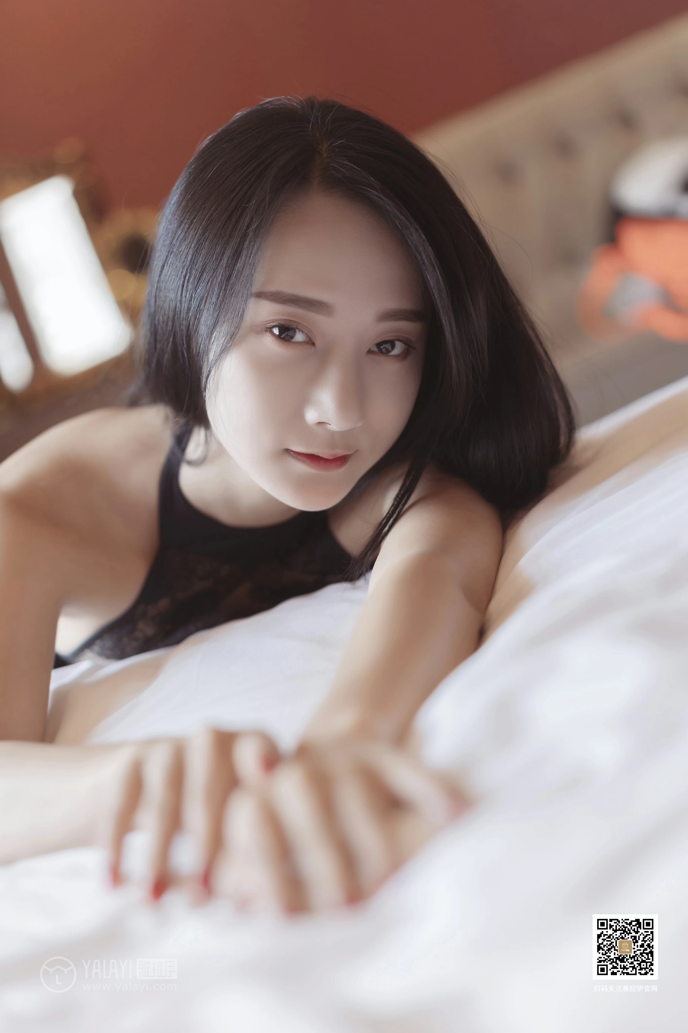 [YALAYI雅拉伊]No.389 睡美人 何嘉颖 黑色透视镂空情趣内衣性感私房写真集第12张