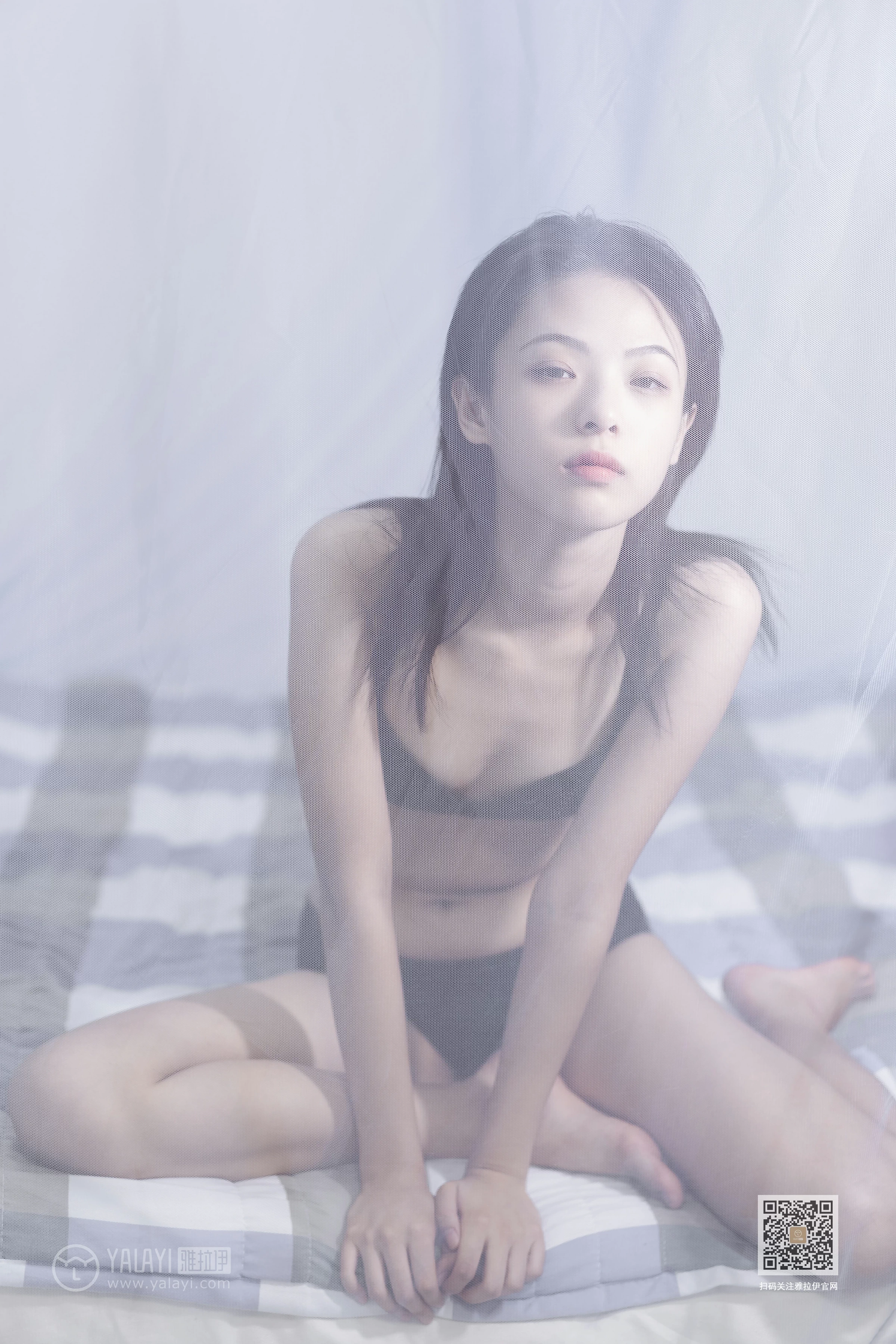 [YALAYI雅拉伊]Vol.413 共处的时光 含嫣 黑色内衣居家性感私房写真集第8张