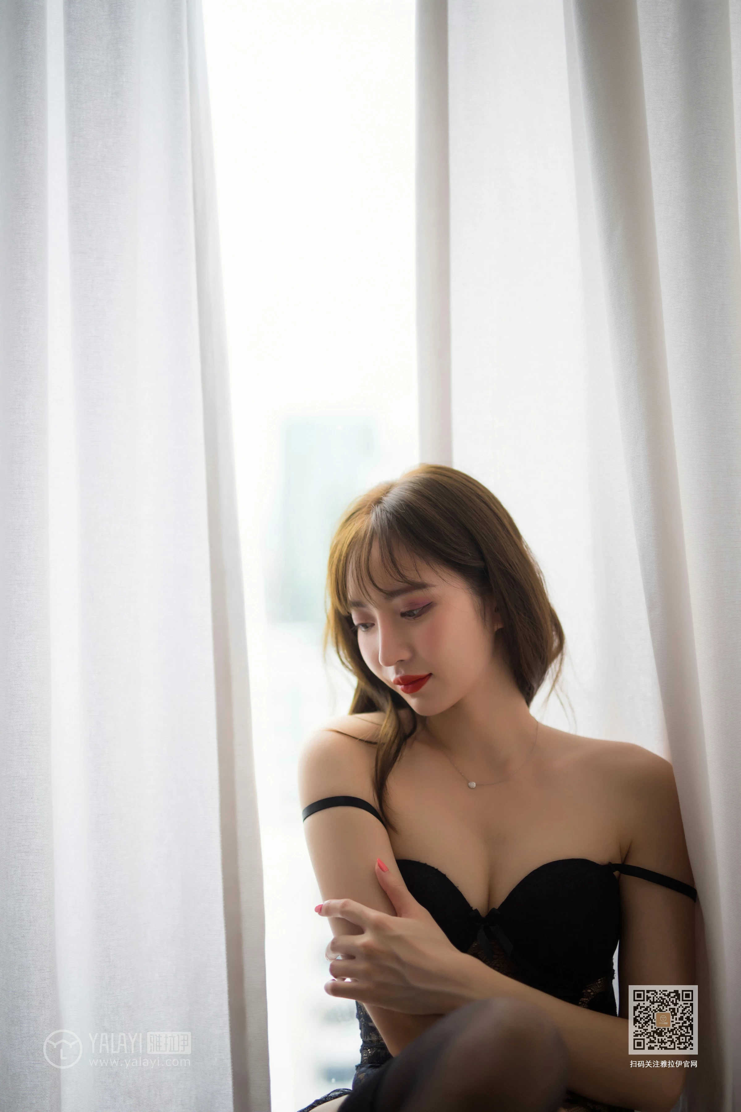 [YALAYI雅拉伊]Vol.418 一丝温柔 白雪 黑色透视情趣内衣加黑色丝袜美腿性感私房写真集第6张