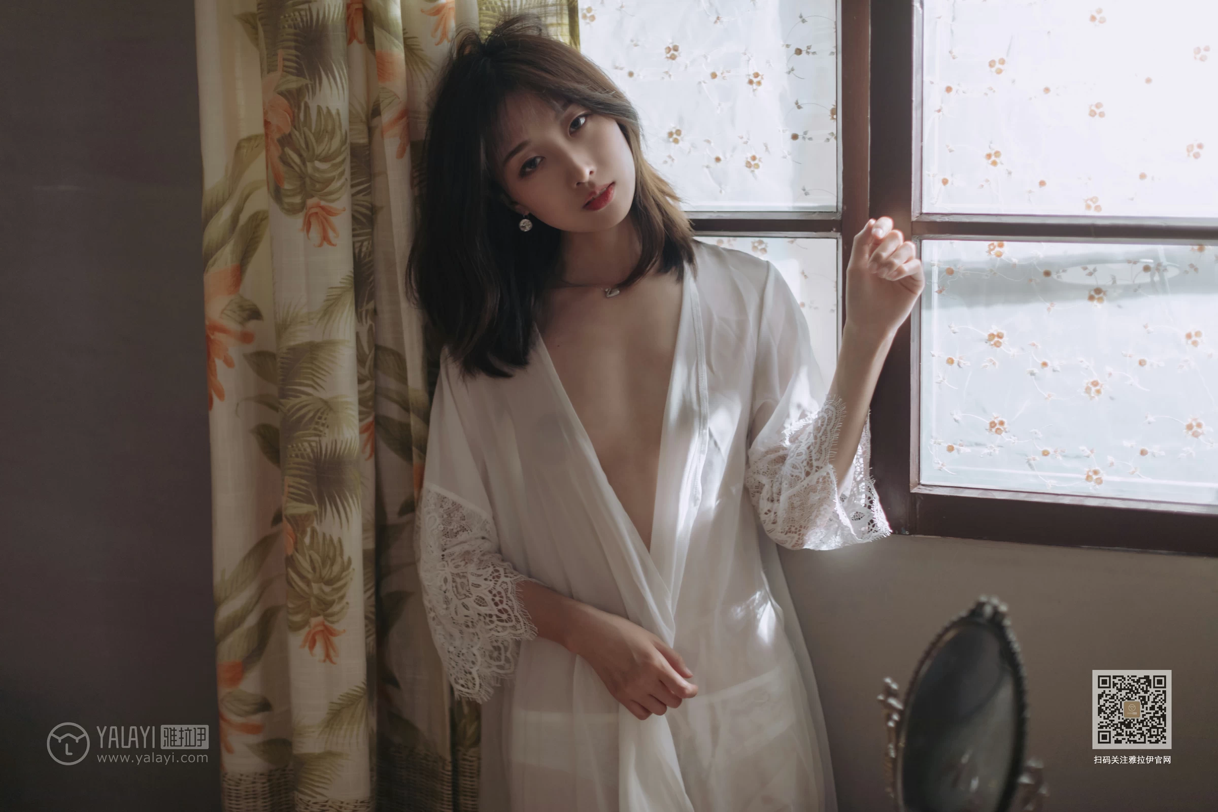 [YALAYI雅拉伊]Vol.427 寂寞心房 佳佳 白色透视蕾丝睡衣加情趣乳贴性感私房写真集第3张