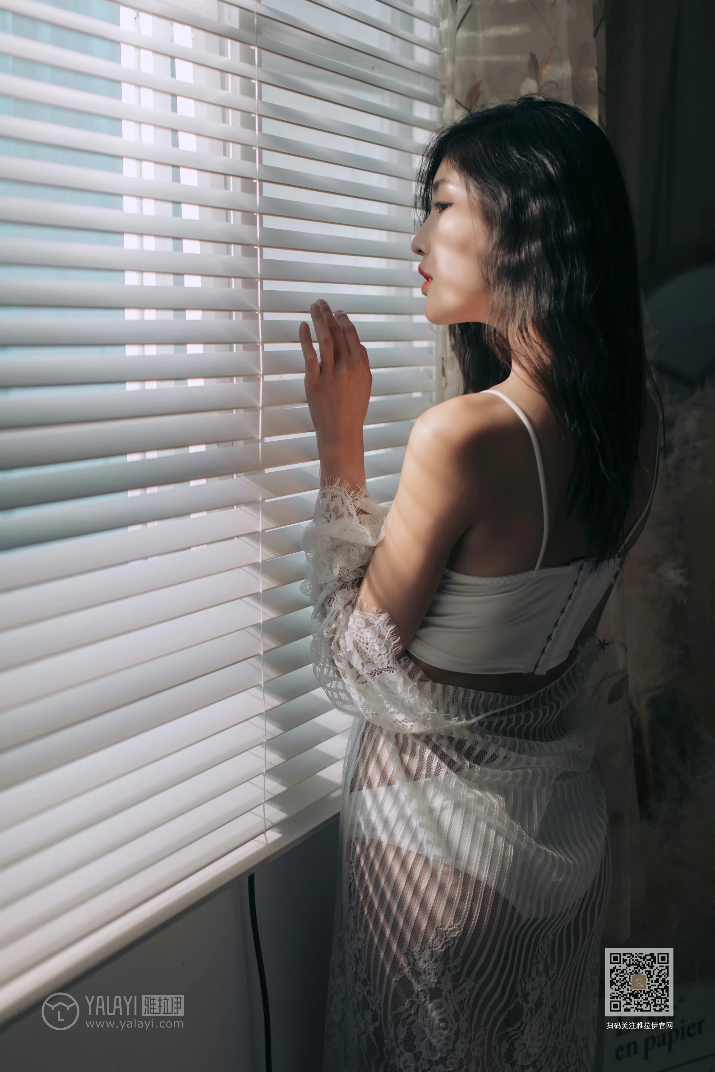 [YALAYI雅拉伊]Vol.423 好想告诉你 仓儿 白色透视镂空睡衣加白色内衣性感私房写真集第19张