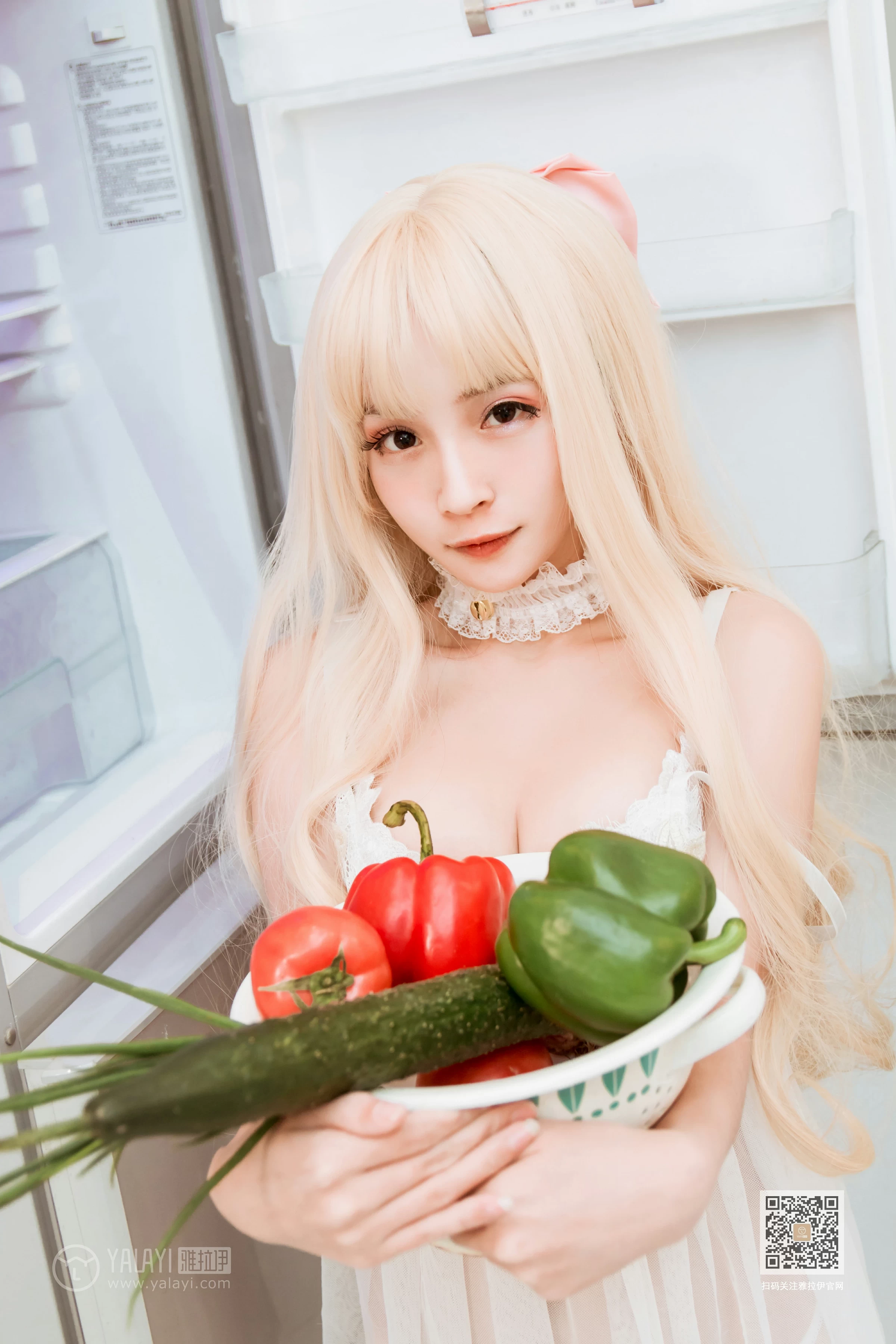 [YALAYI雅拉伊]Vol.425 异世界少女 艾丽 白色透视内衣裙加白色丝袜美腿性感私房写真集第11张