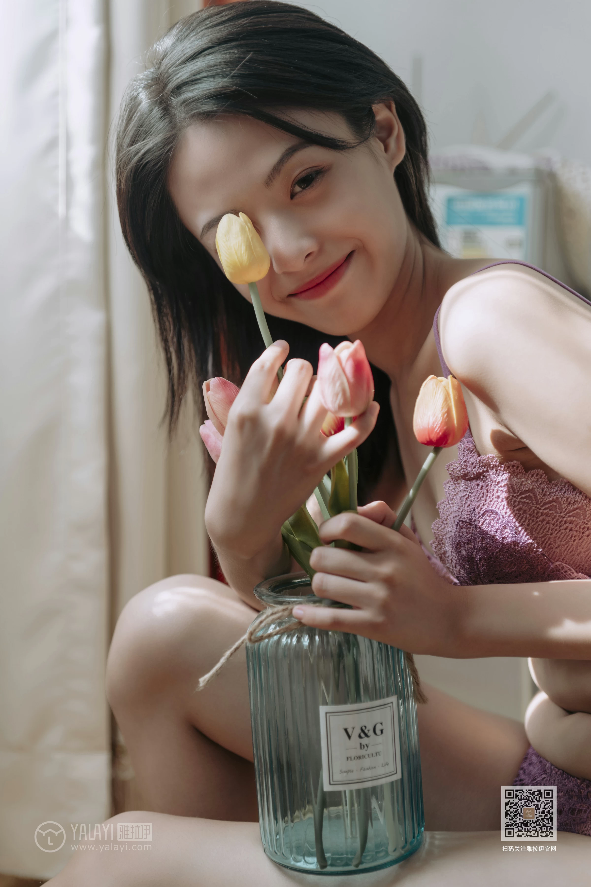 [YALAYI雅拉伊]Vol.426 蜜桃成熟时 含嫣 粉色蕾丝内衣居家性感私房写真集第4张