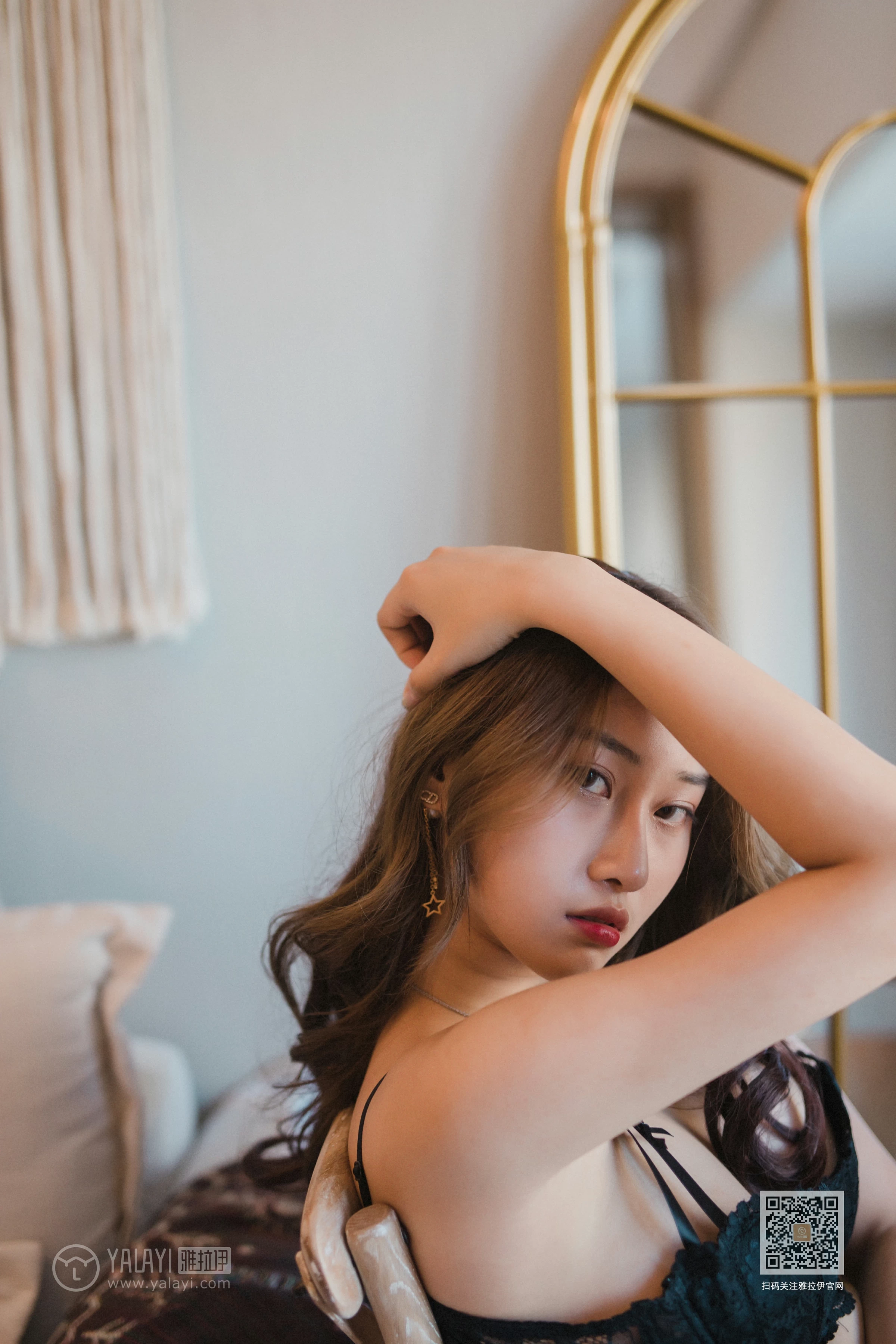 [YALAYI雅拉伊]Vol.491 一半火焰 欣茹 黑色蕾丝内衣加蕾丝内裤性感私房写真集第7张