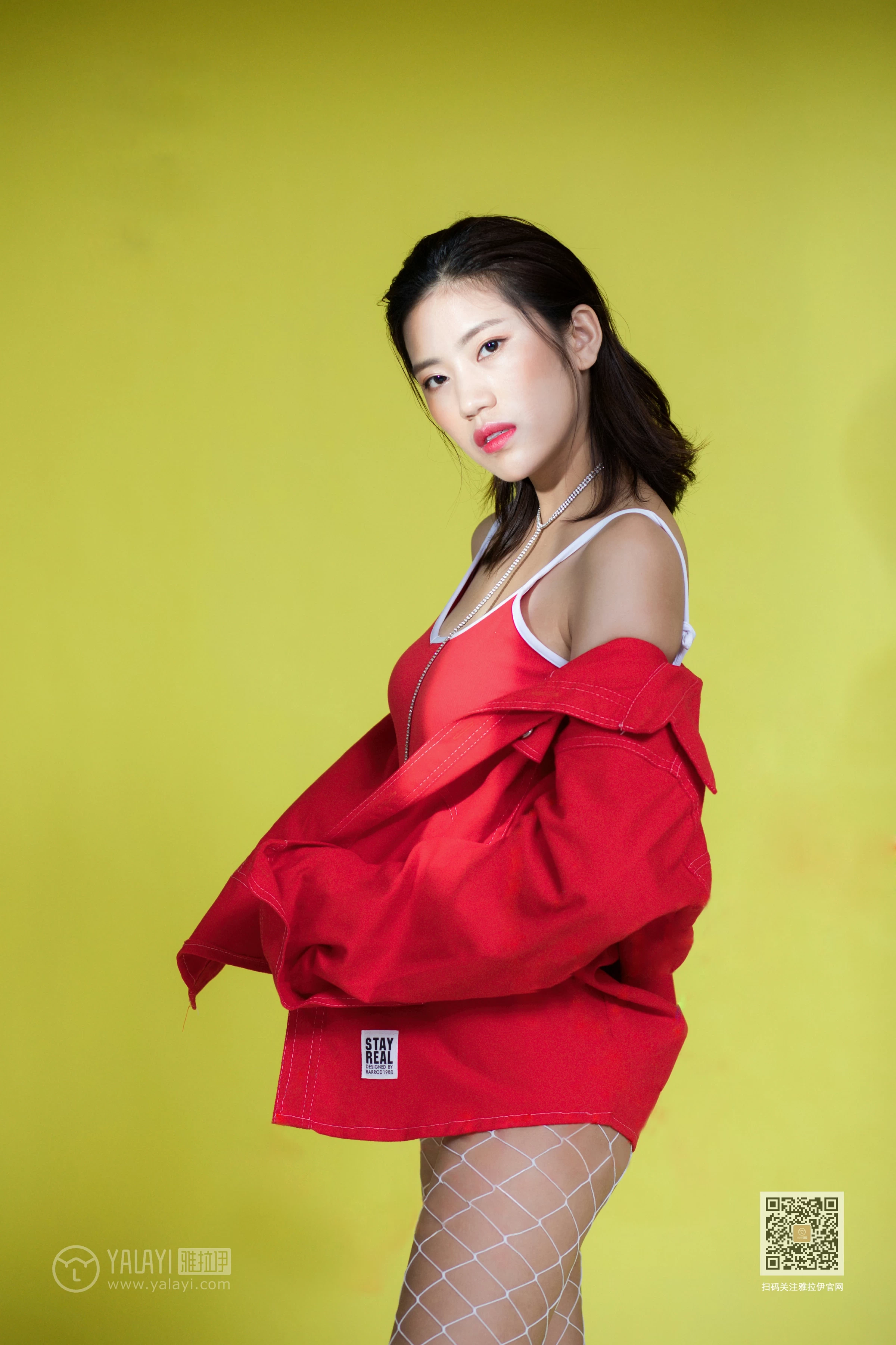 [YALAYI雅拉伊]Vol.499 艺术人生 小小 红色吊带连体运动内衣性感私房写真集第1张