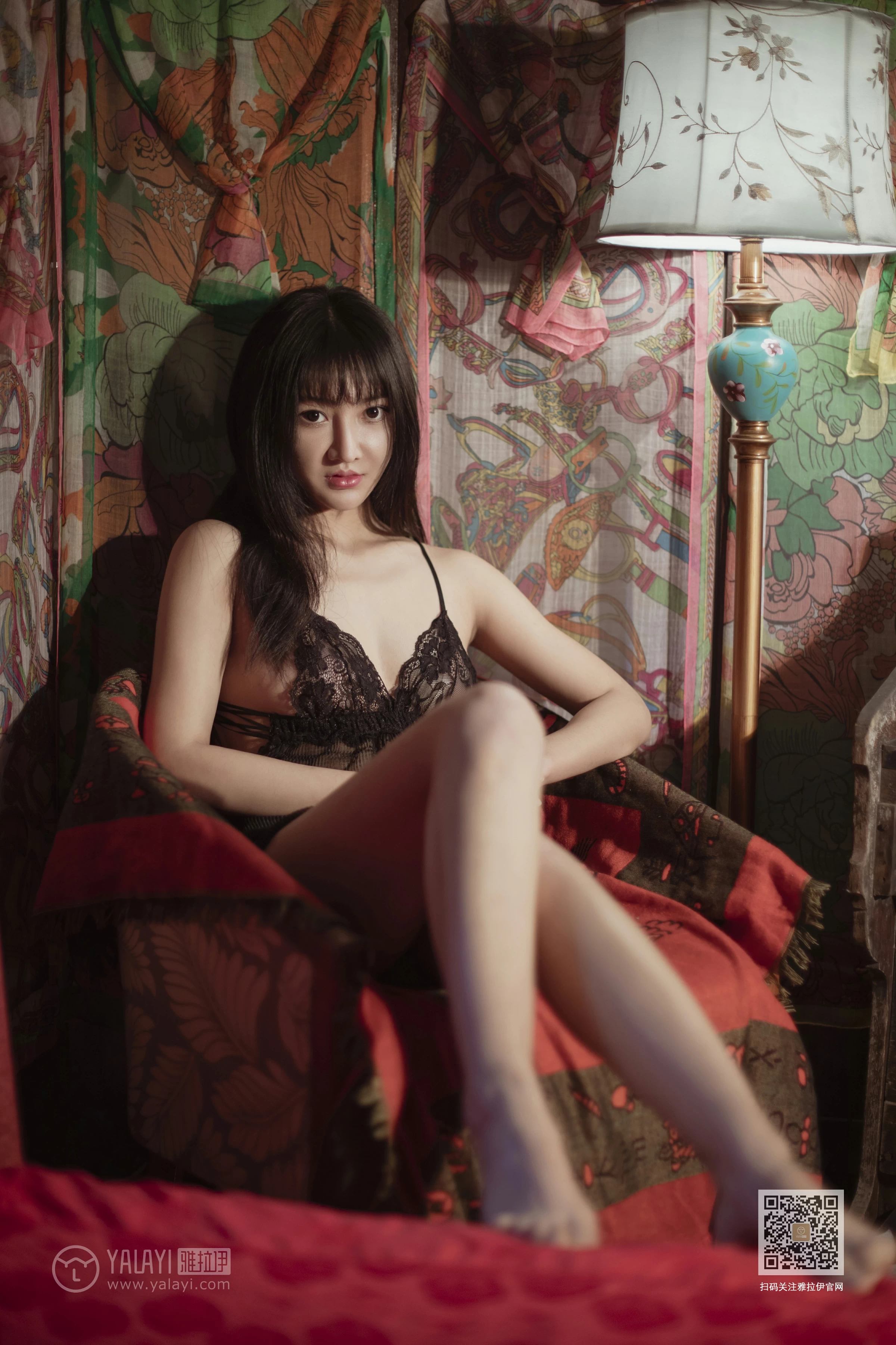 [YALAYI雅拉伊]Vol.501 新不了情 韩熙 黑色透视蕾丝情趣内衣性感私房写真集第2张