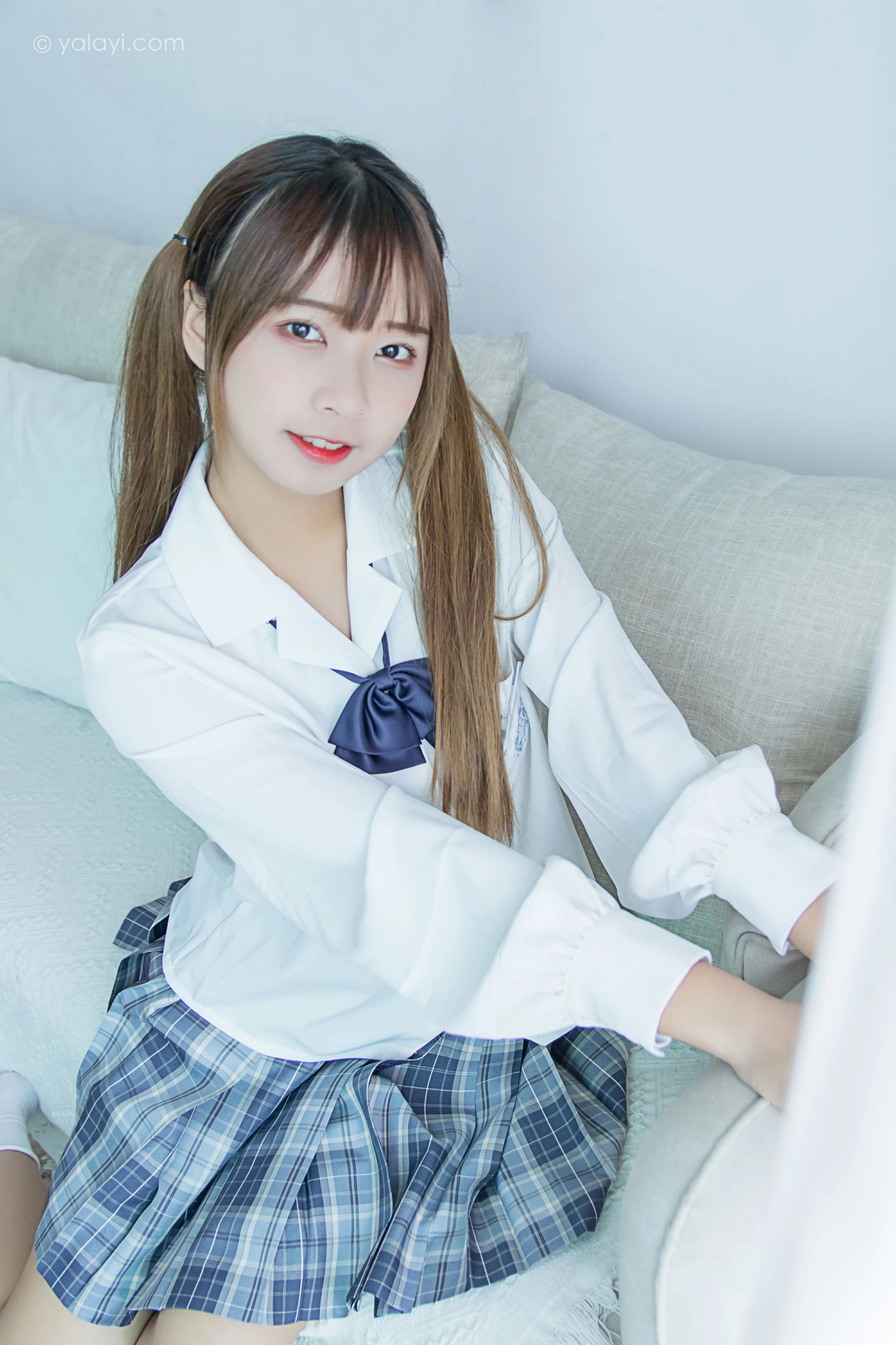 [YALAYI雅拉伊]NO.667 《有我超甜》 阿禾 白色JK制服加格子短裙私房写真集第1张