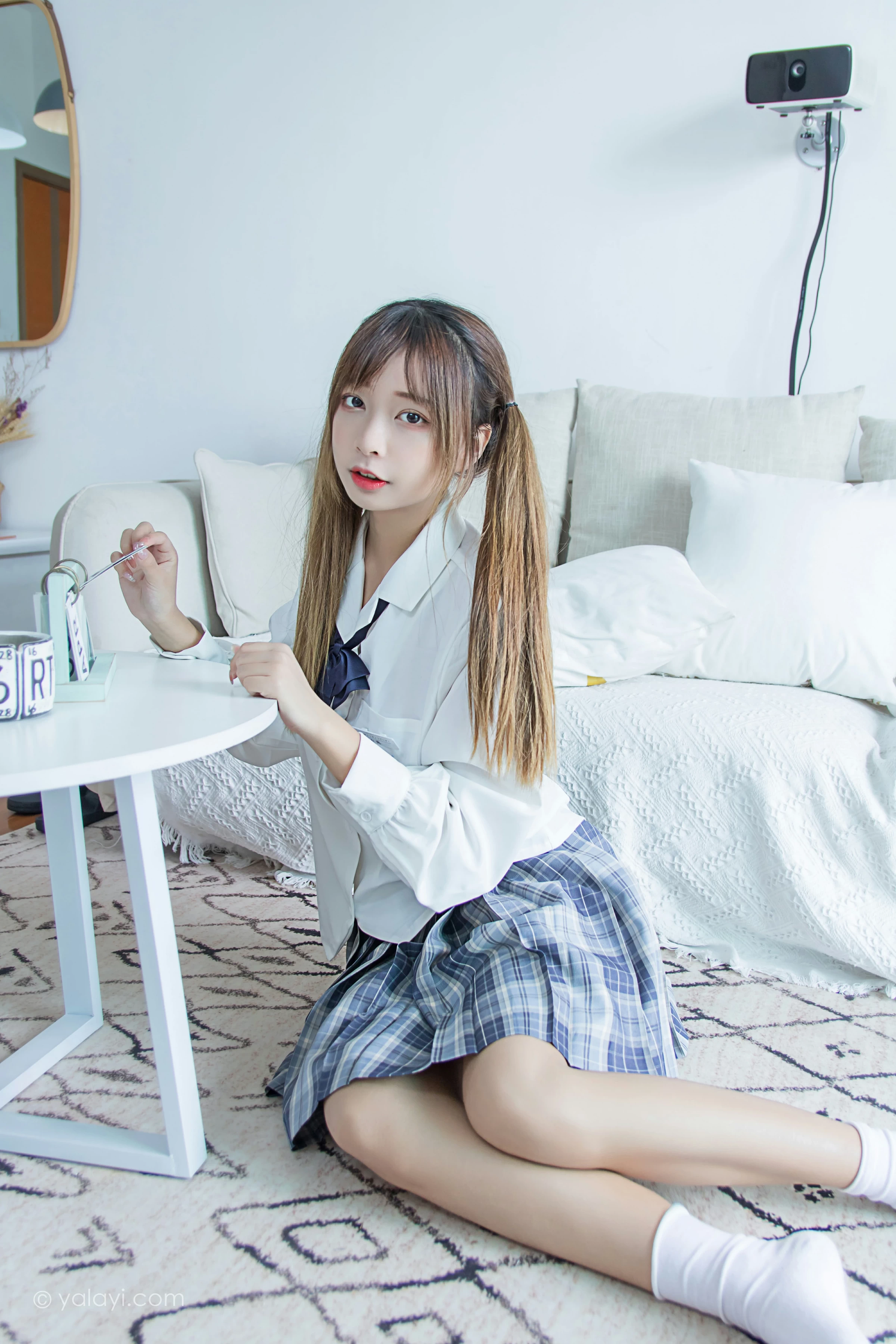 [YALAYI雅拉伊]NO.667 《有我超甜》 阿禾 白色JK制服加格子短裙私房写真集第8张