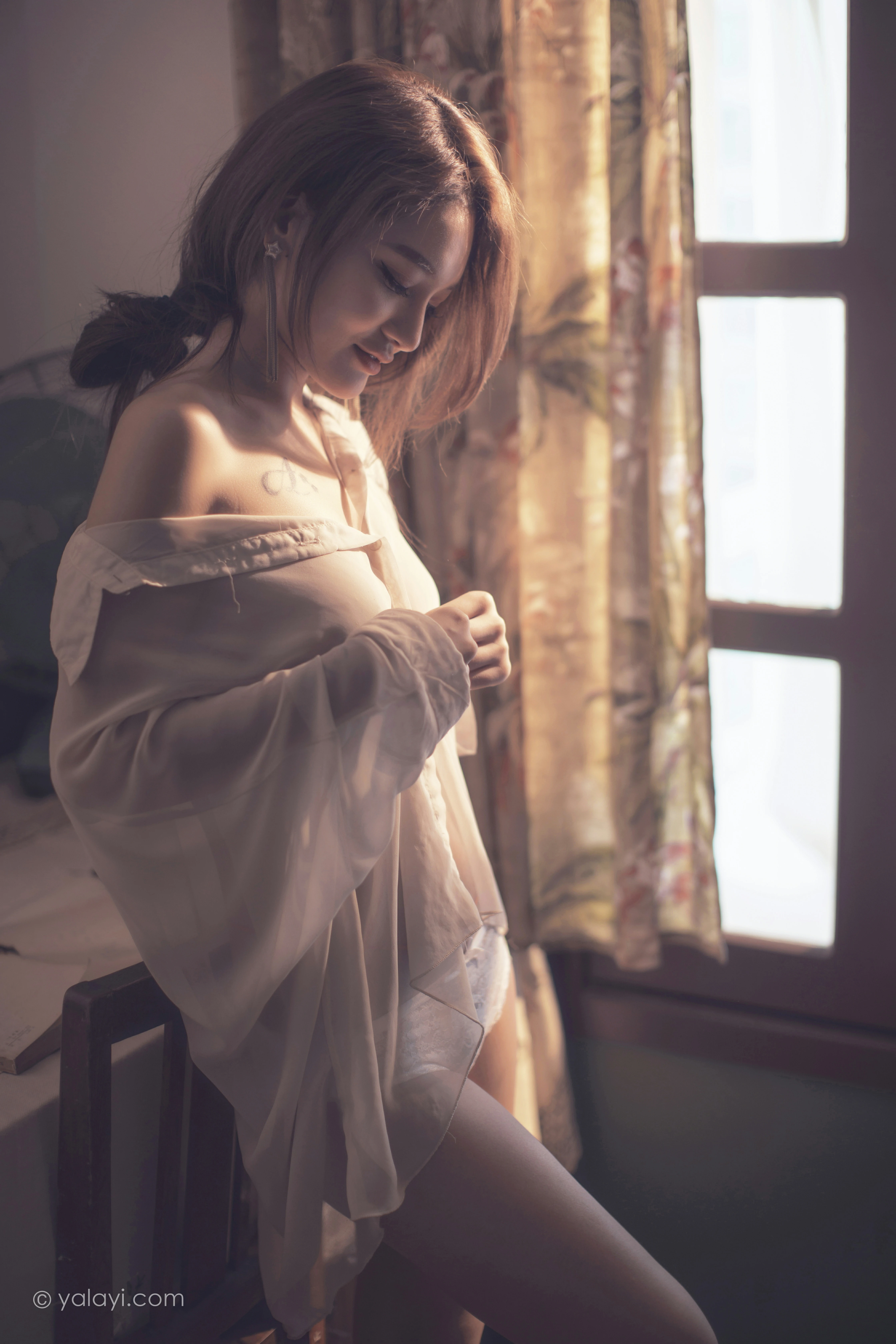 [YALAYI雅拉伊]NO.803 若有思 梓杨 白色透视衬衫居家性感私房写真集第9张