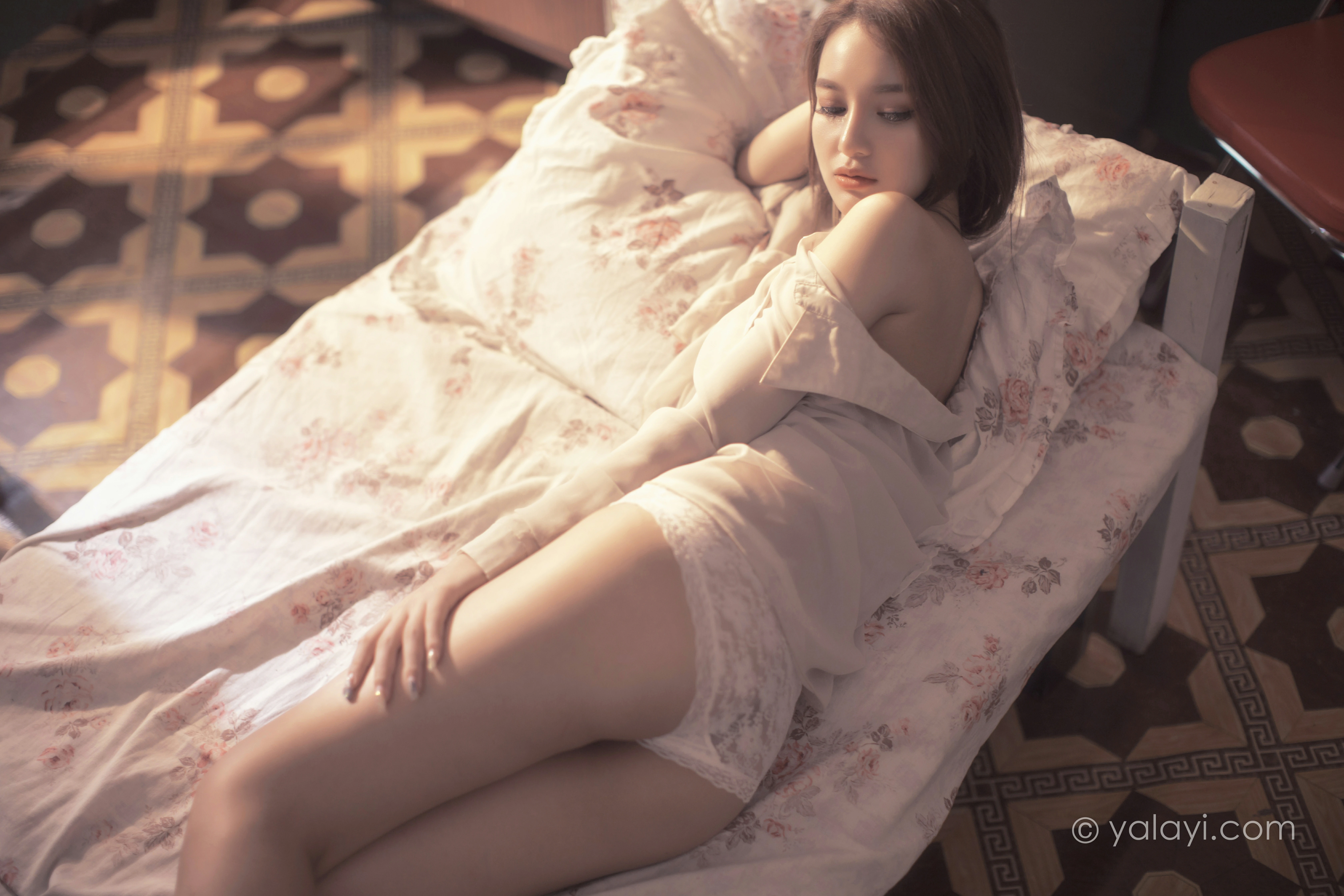[YALAYI雅拉伊]NO.803 若有思 梓杨 白色透视衬衫居家性感私房写真集第15张