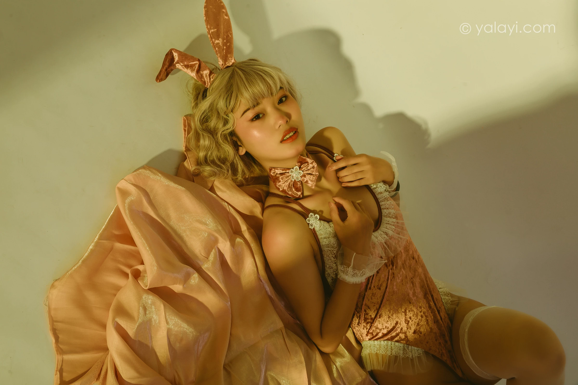 [YALAYI雅拉伊]NO.656 《兔子精灵》 和风 粉色情趣制服加白色丝袜美腿性感私房写真集第5张