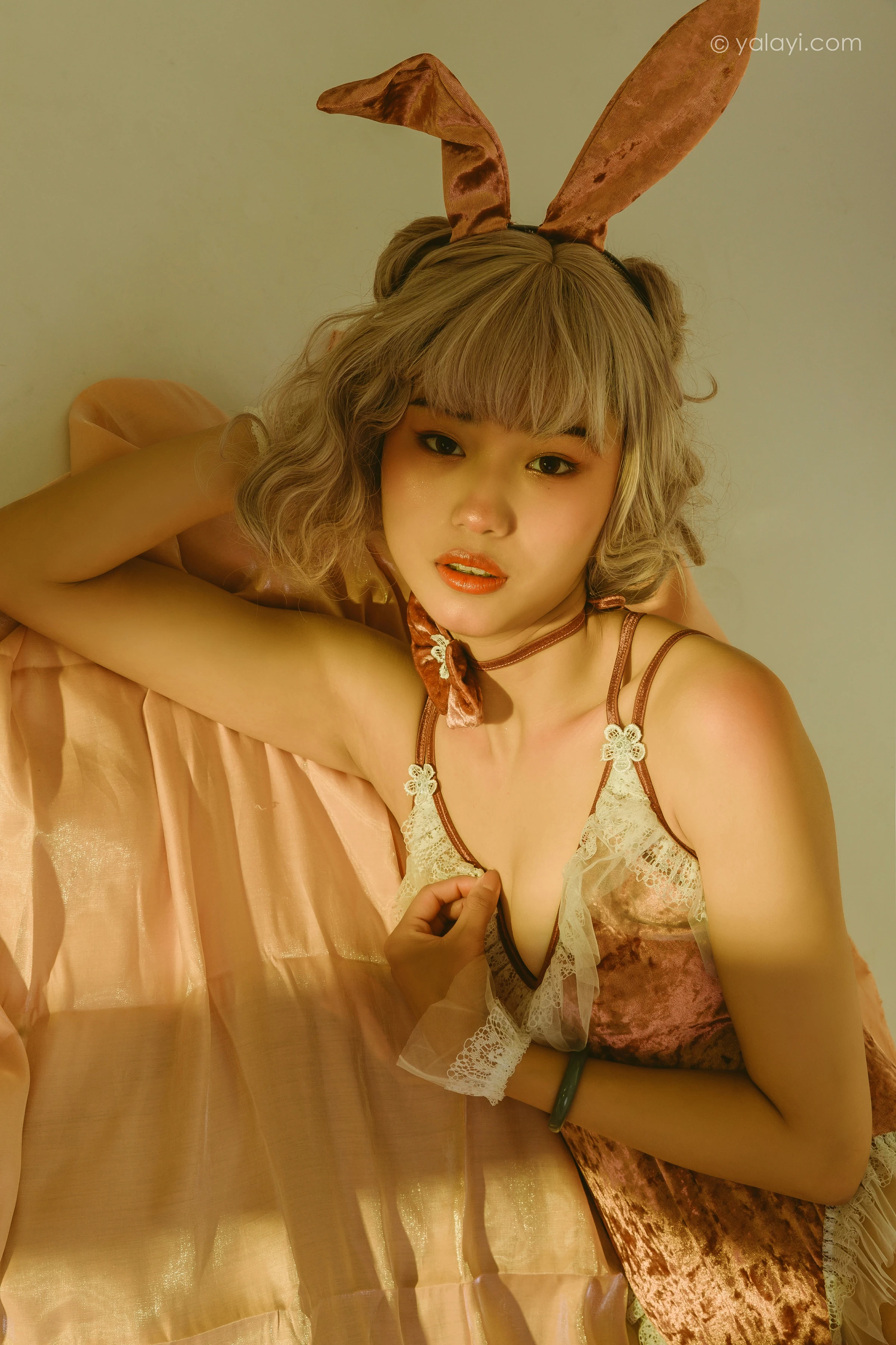 [YALAYI雅拉伊]NO.656 《兔子精灵》 和风 粉色情趣制服加白色丝袜美腿性感私房写真集第6张