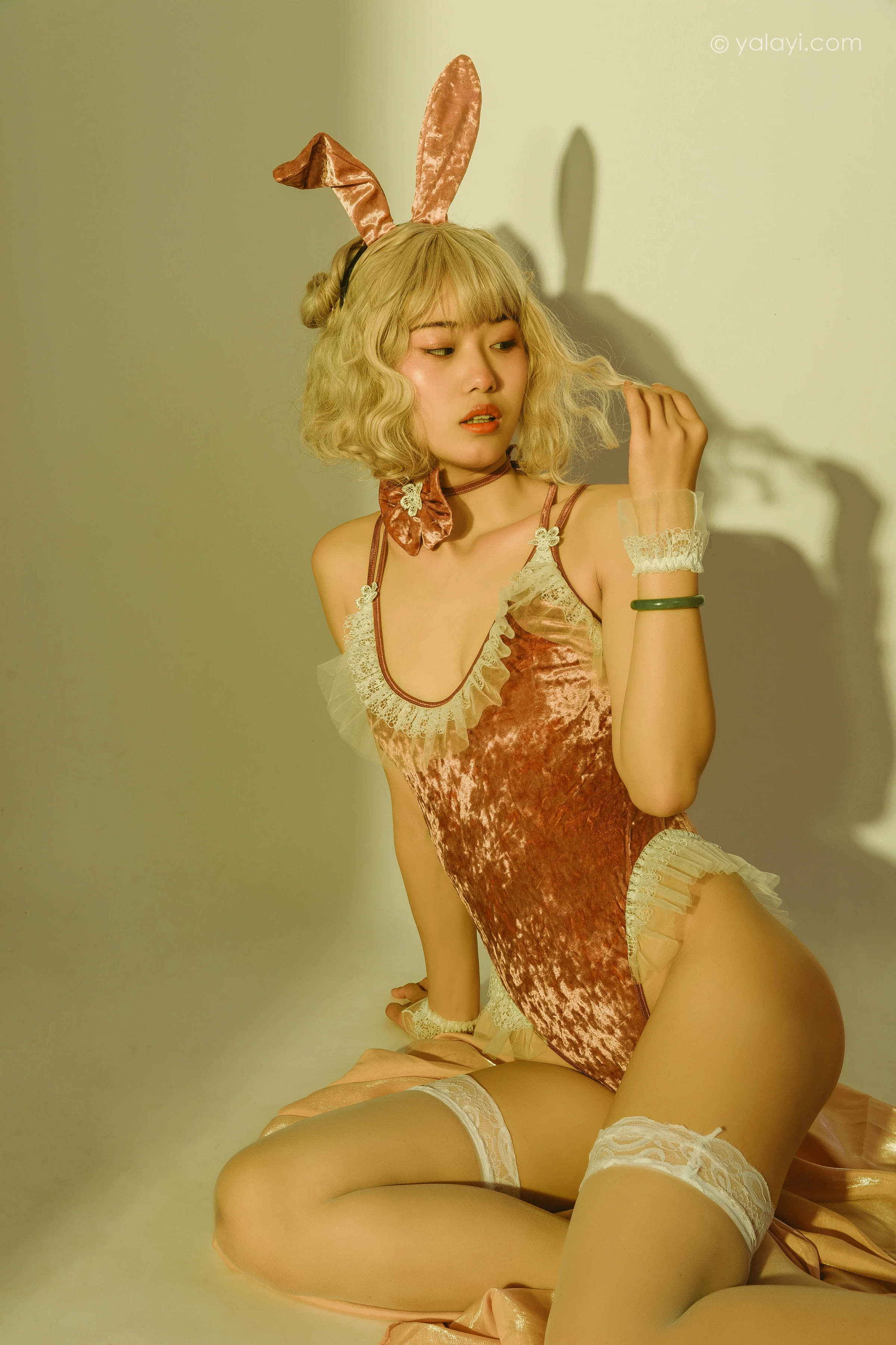 [YALAYI雅拉伊]NO.656 《兔子精灵》 和风 粉色情趣制服加白色丝袜美腿性感私房写真集第9张