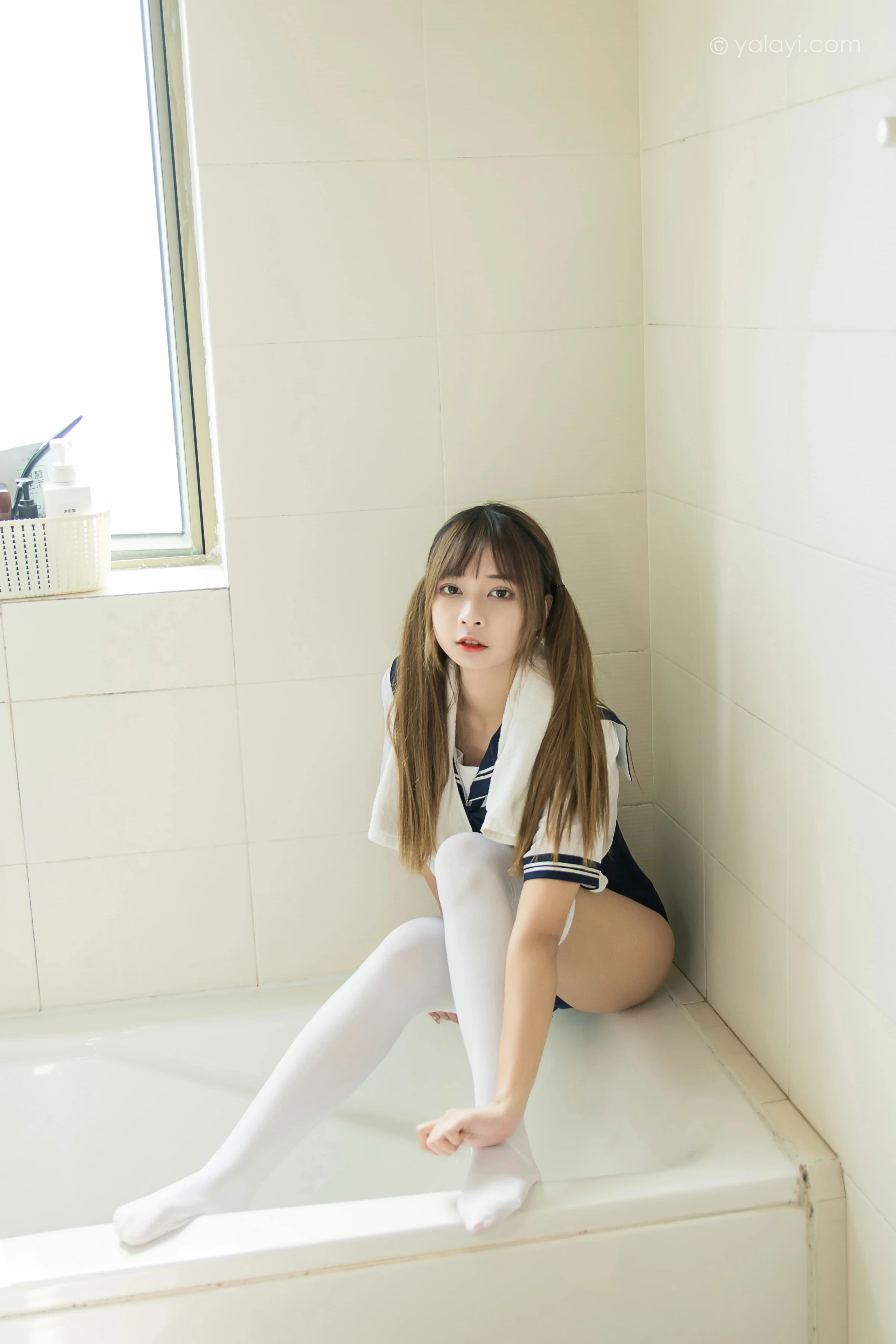 [YALAYI雅拉伊]NO.681 《少女的夏天》 阿禾 JK水手制服加蓝色紧身连体体操服性感私房写真集第4张