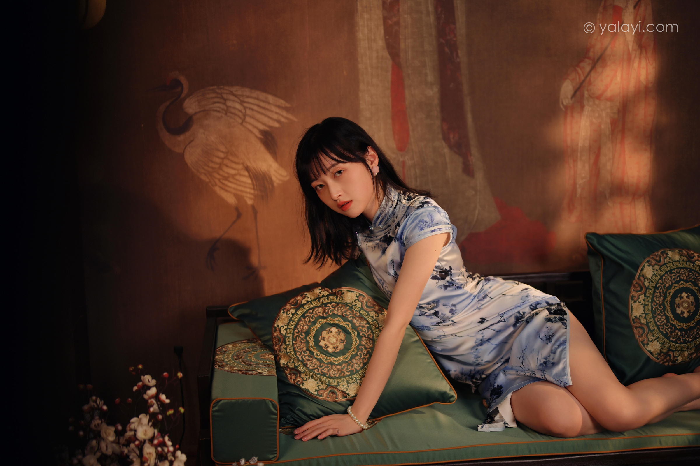 [YALAYI雅拉伊]2022.03.18 绝代芳华 京京 银色无袖旗袍民国风优雅写真集第8张