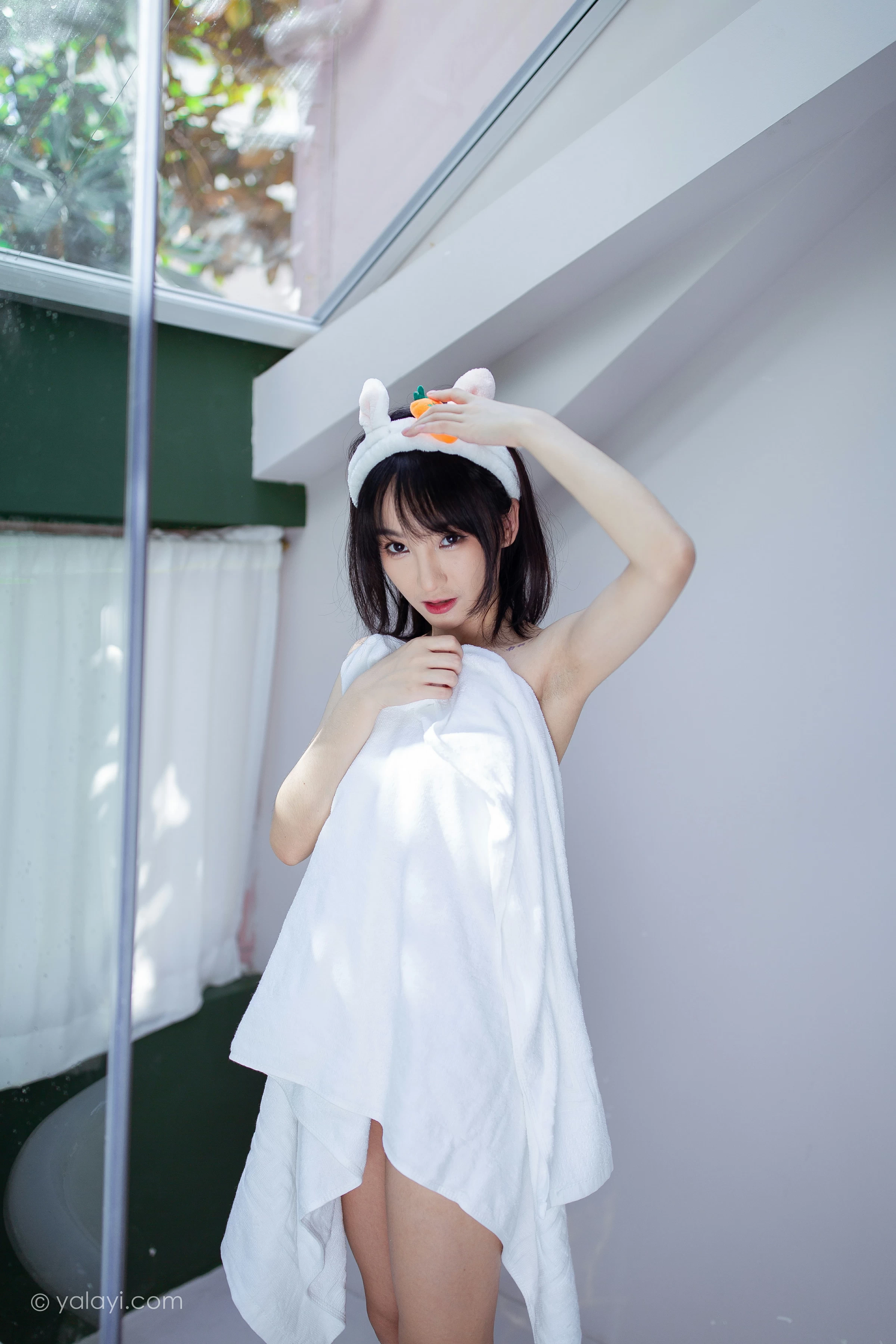 [YALAYI雅拉伊]NO.684 《清凉一夏》 落落 白色浴袍性感私房写真集第7张