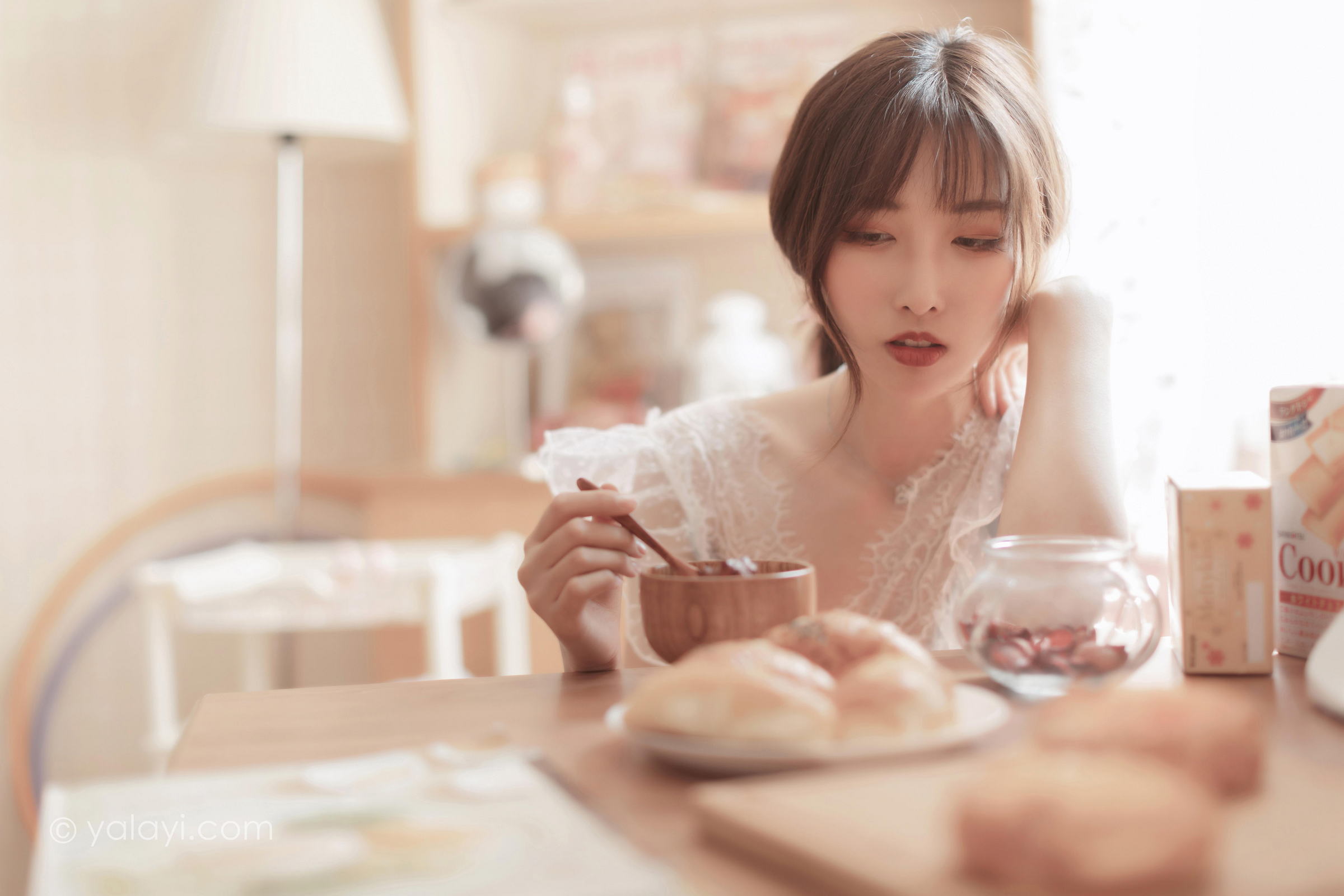 [YALAYI雅拉伊]2022.03.23 佳人有约 佳佳 透视情趣睡衣居家性感私房写真集第3张