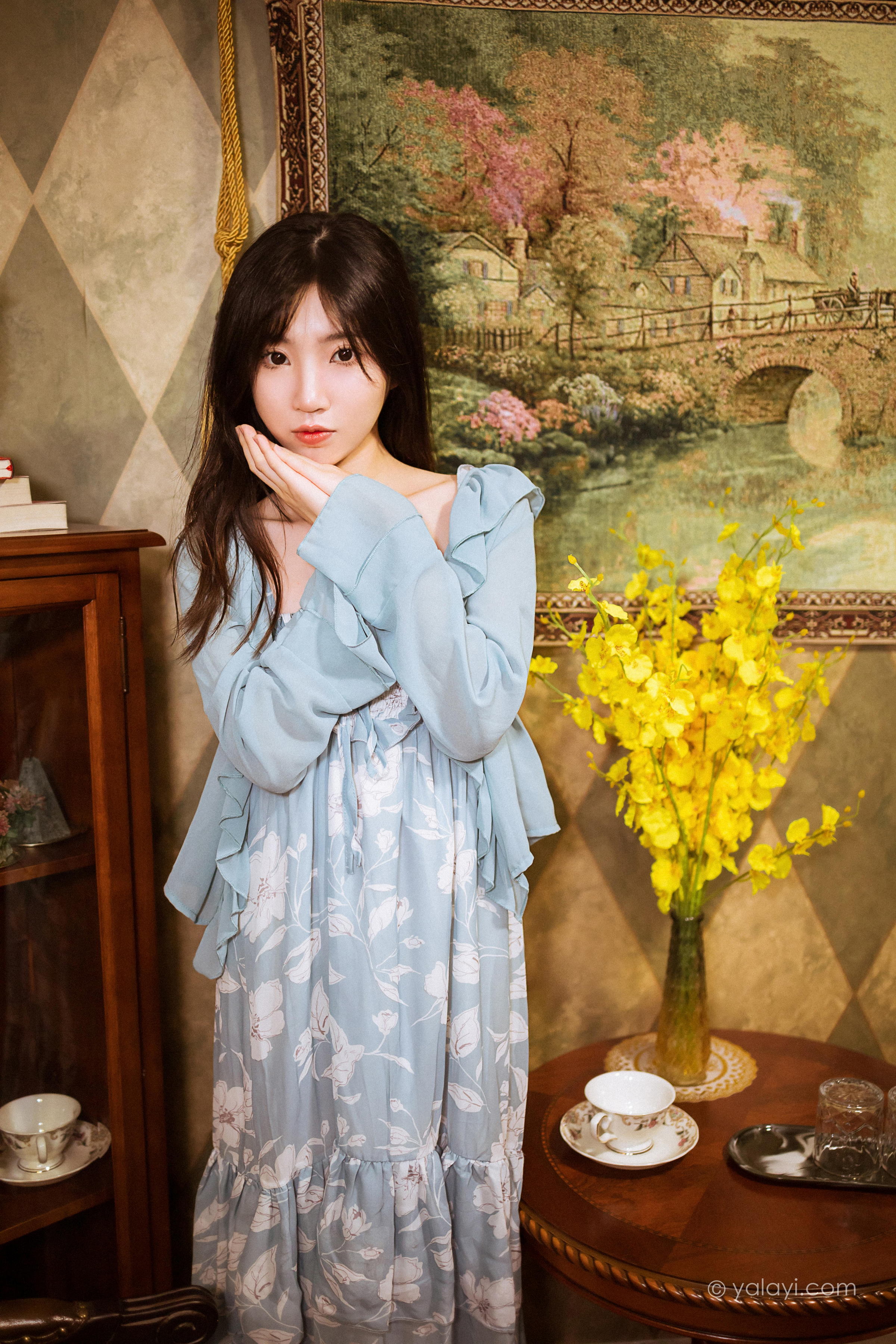 [YALAYI雅拉伊]2022.08.19 一去不复返 小乔 灰色外套加吊带连衣裙清纯写真集第9张