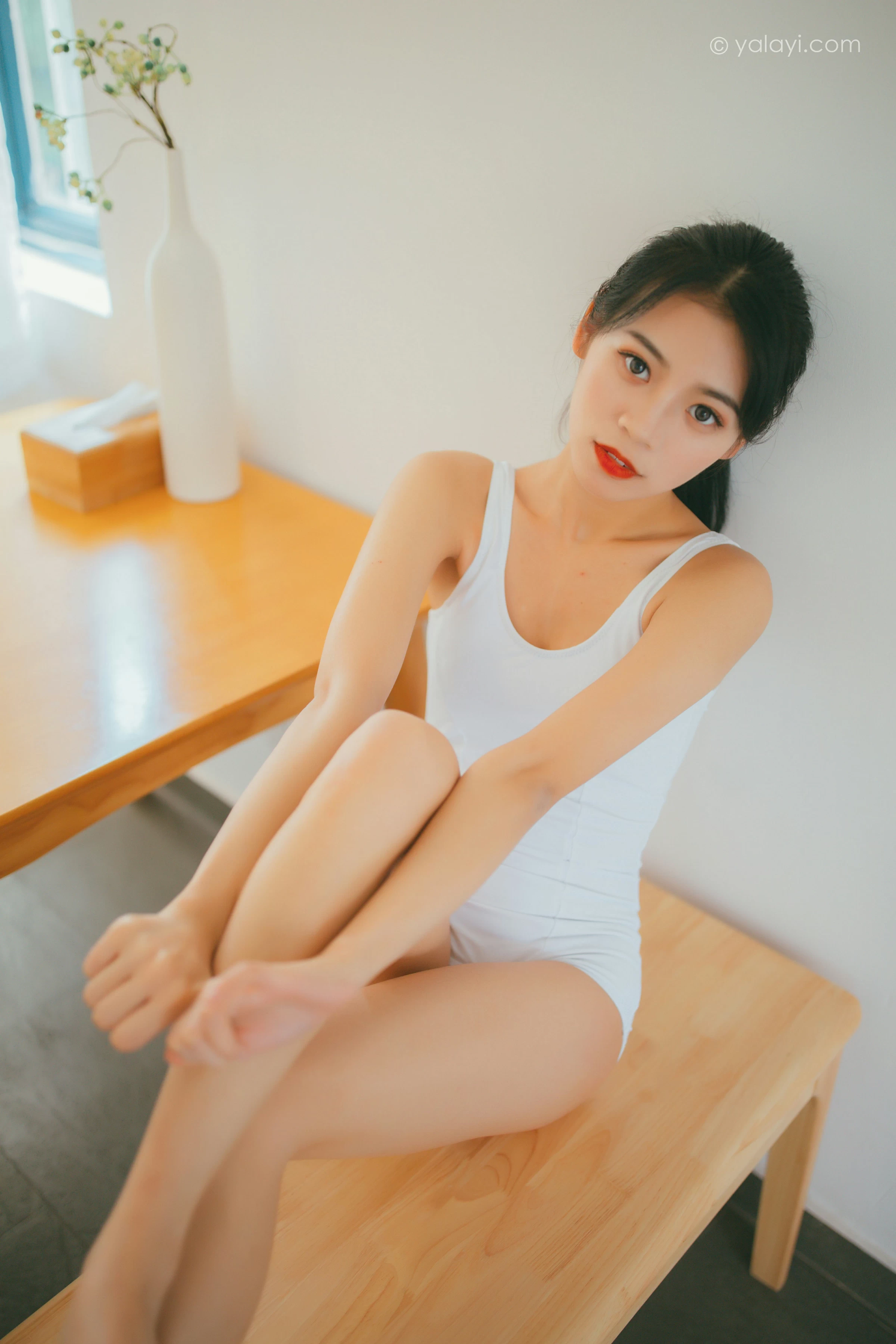[YALAYI雅拉伊]NO.660 《消暑少女》 丽雅 白色连体体操服性感私房写真集第4张