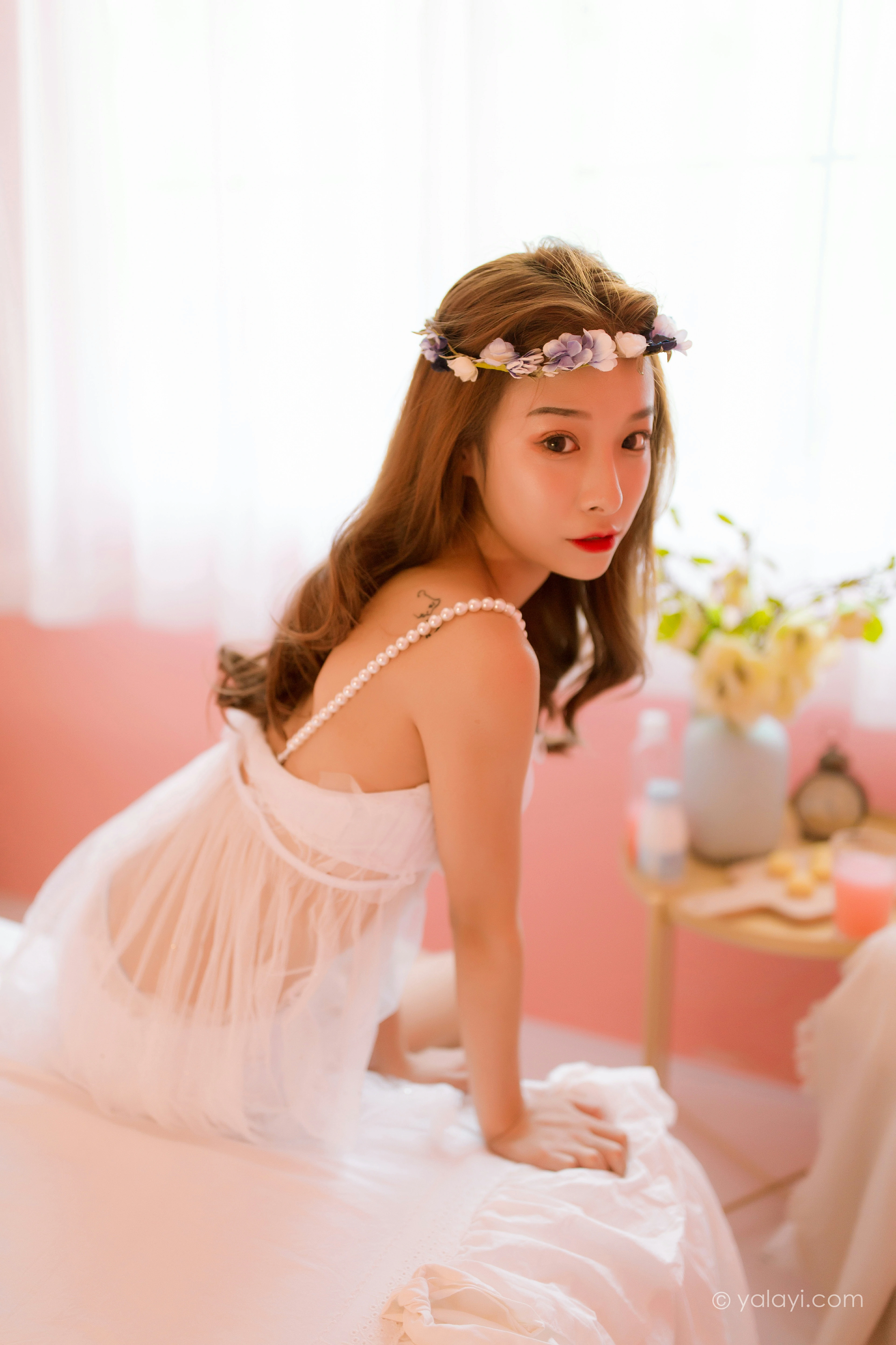 [YALAYI雅拉伊]NO.810 粉色少女 微微 白色透视情趣内衣性感私房写真集第3张