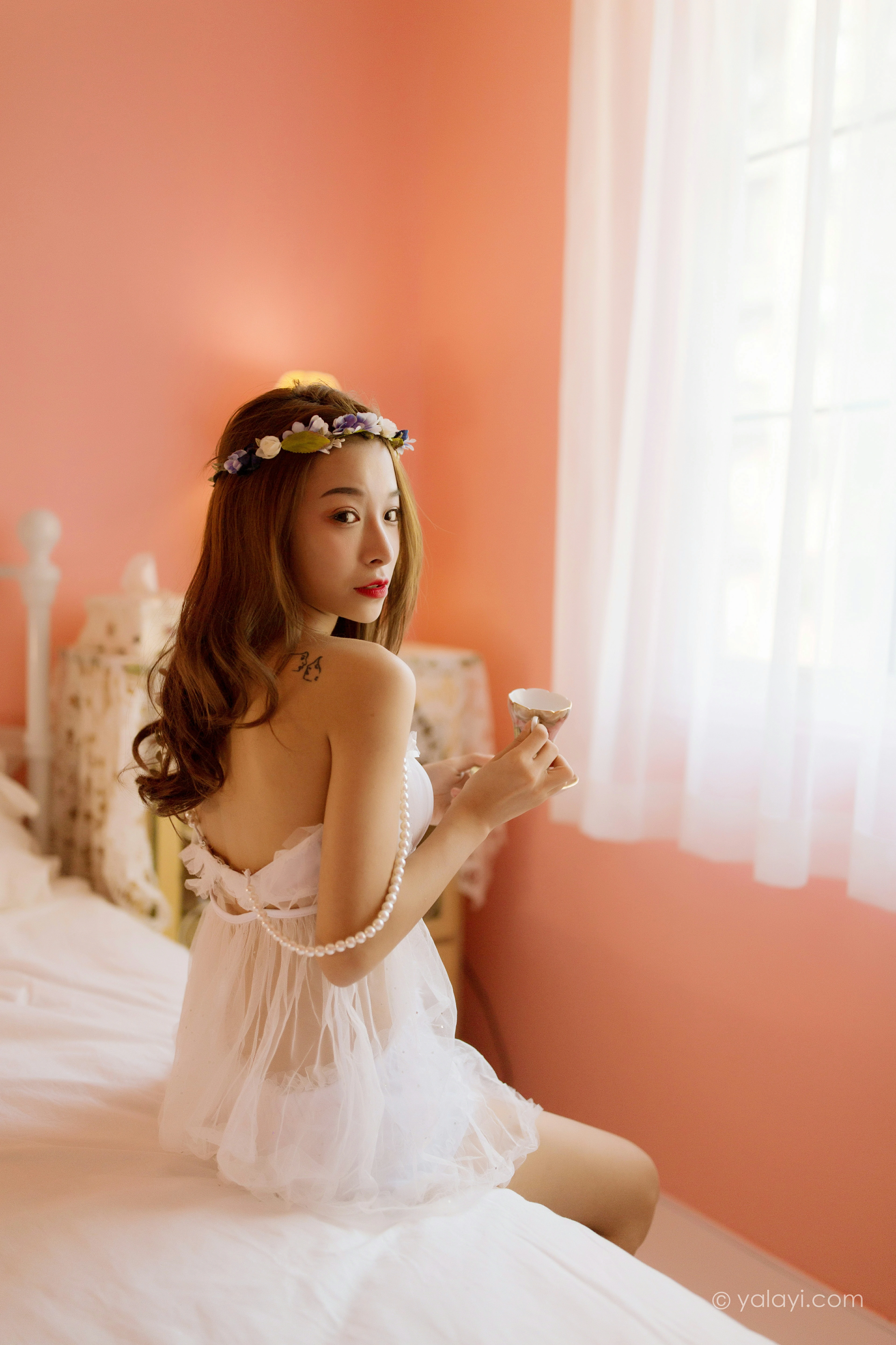 [YALAYI雅拉伊]NO.810 粉色少女 微微 白色透视情趣内衣性感私房写真集第5张